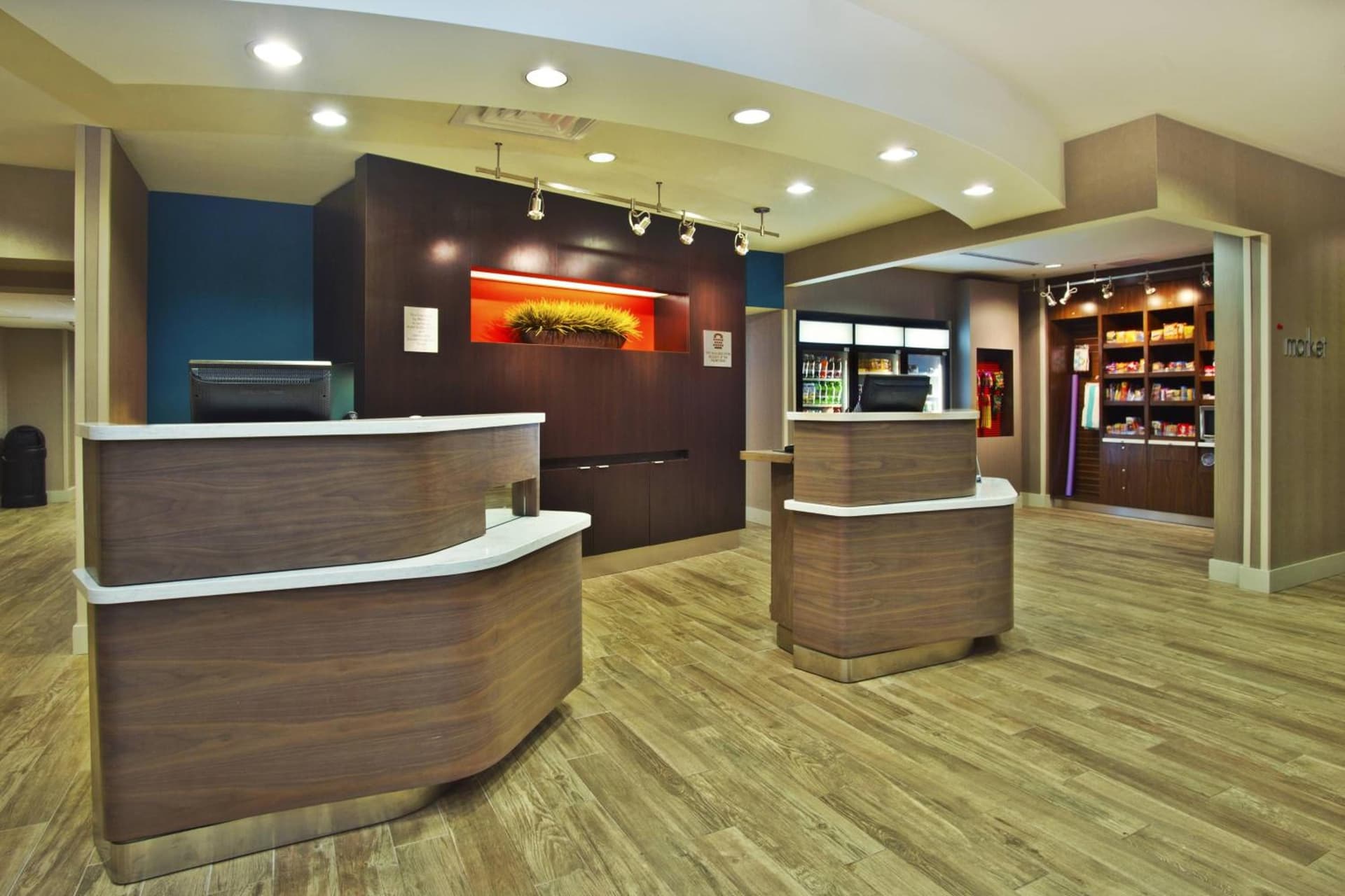 Courtyard by Marriott Gulfport Beachfront interior in Gulfport, MS — gallery photo 2