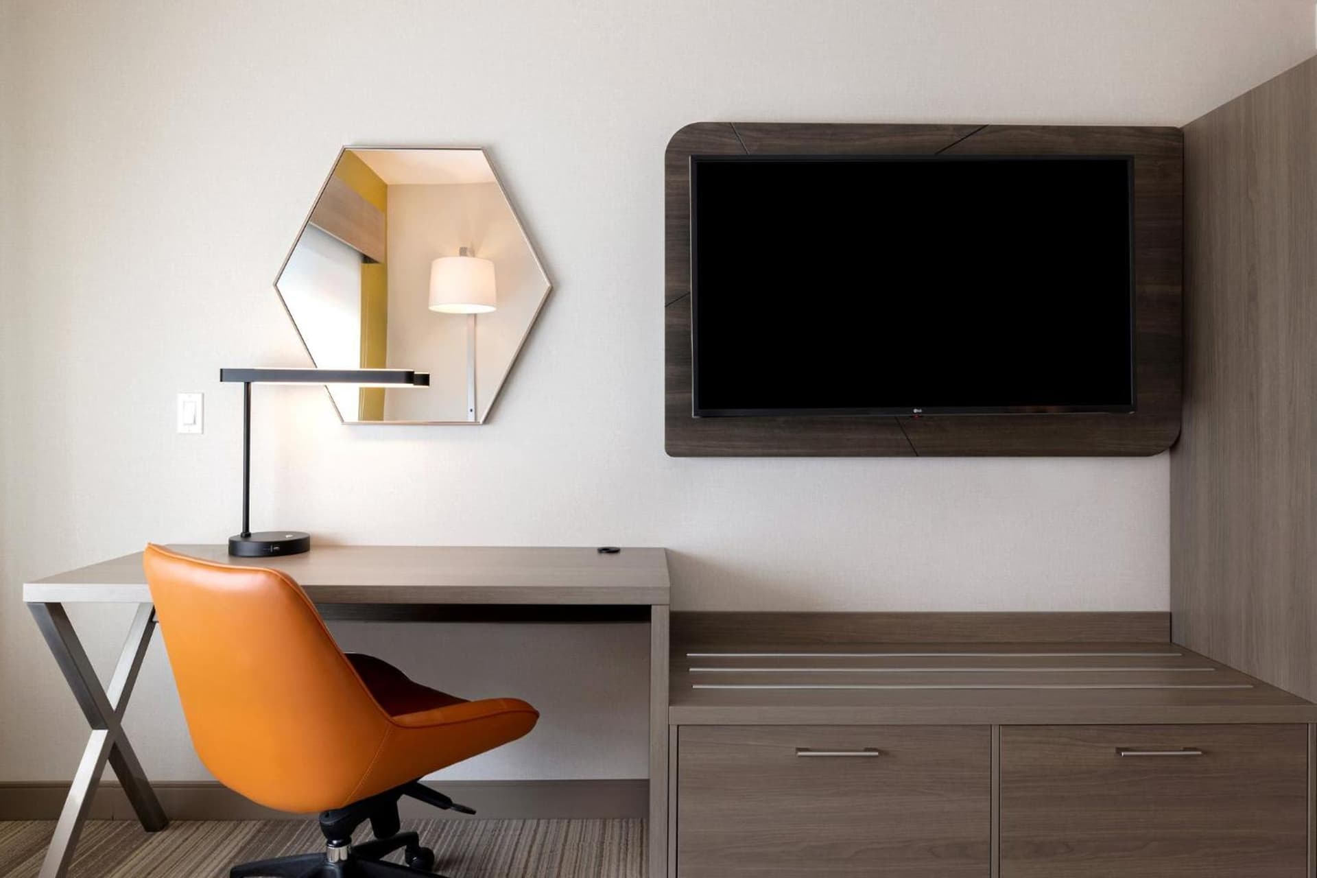 Holiday Inn Express & Suites - Glendale Downtown gallery photo in Glendale, CA — image 36
