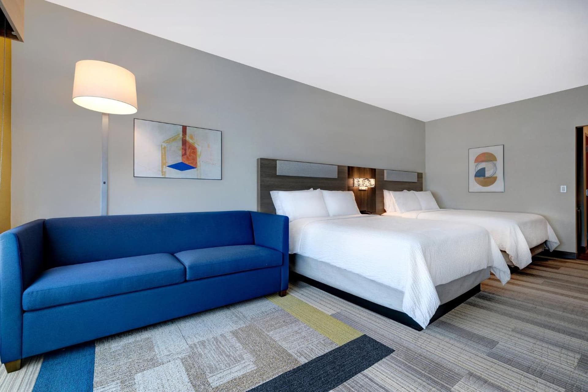 Holiday Inn Express & Suites - Glendale Downtown gallery photo in Glendale, CA — image 51