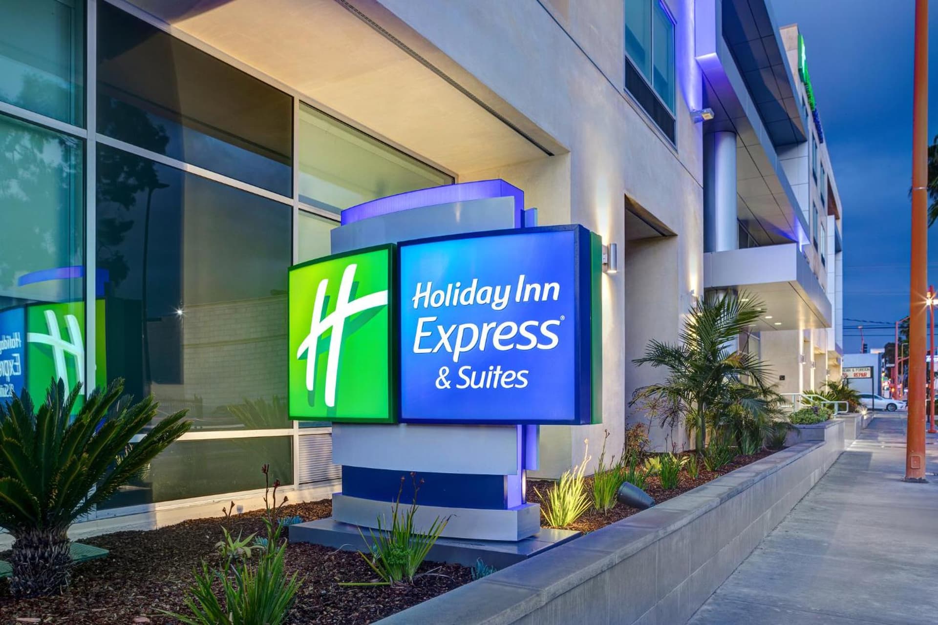 Holiday Inn Express & Suites - Glendale Downtown gallery photo in Glendale, CA — image 66
