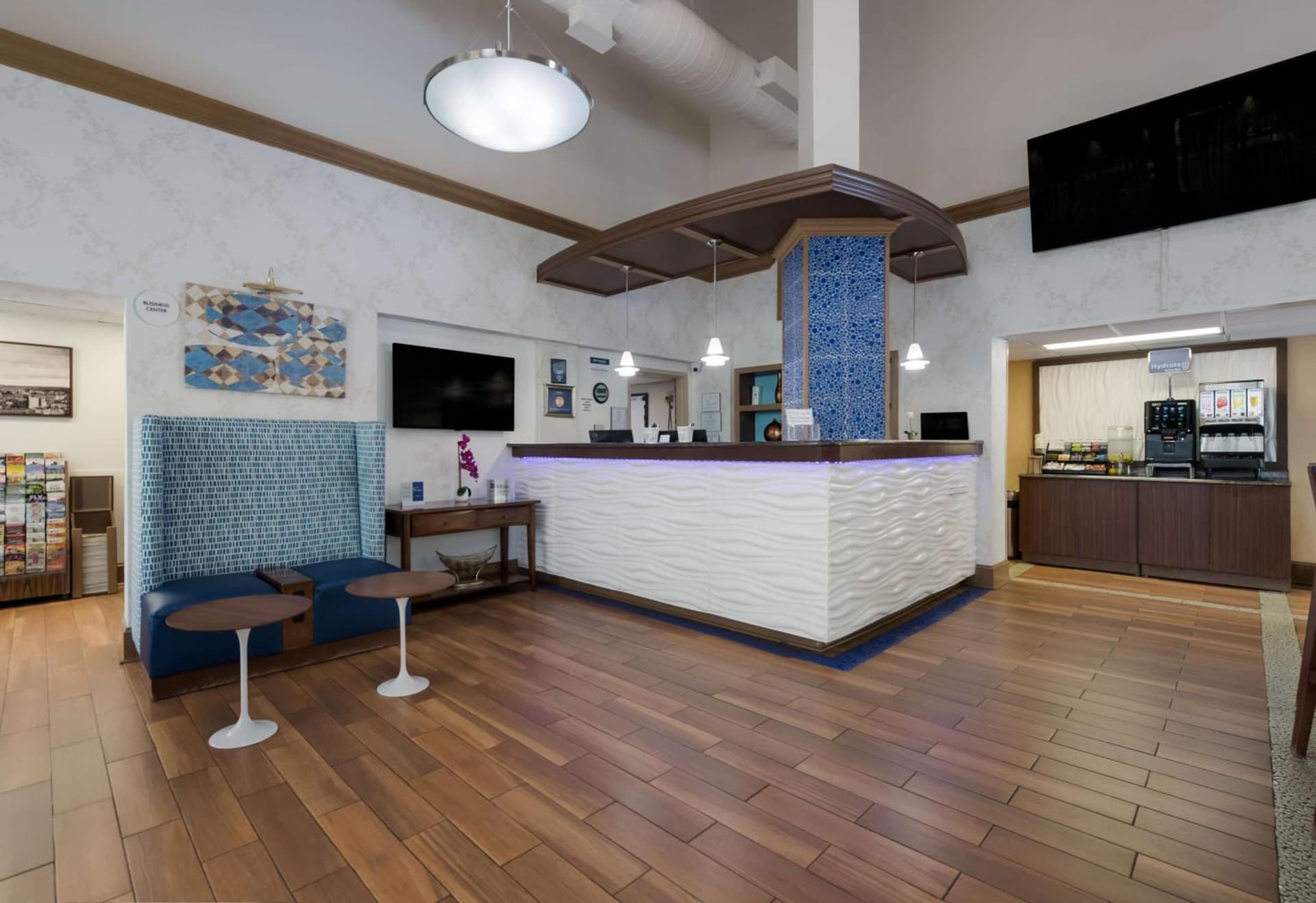 Best Western Hampton Coliseum Inn interior in Hampton, VA — gallery photo 2