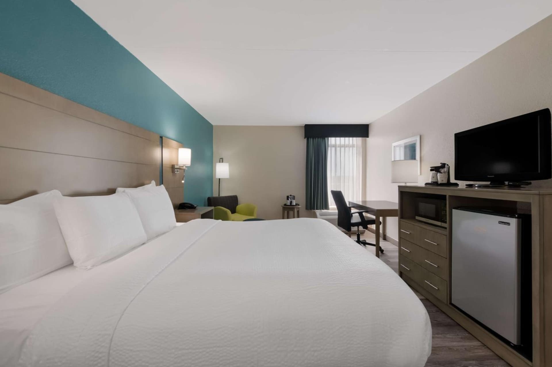 Best Western Hampton Coliseum Inn interior in Hampton, VA — gallery photo 2