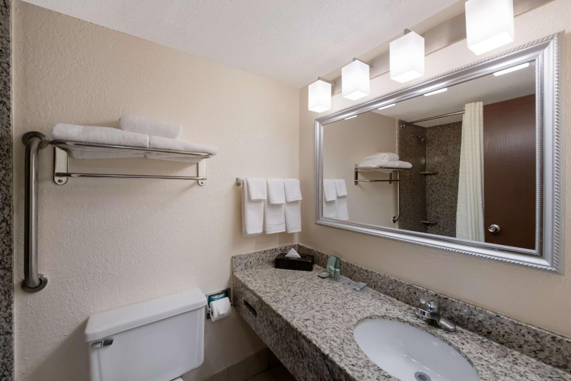 Best Western Hampton Coliseum Inn gallery photo in Hampton, VA — image 24