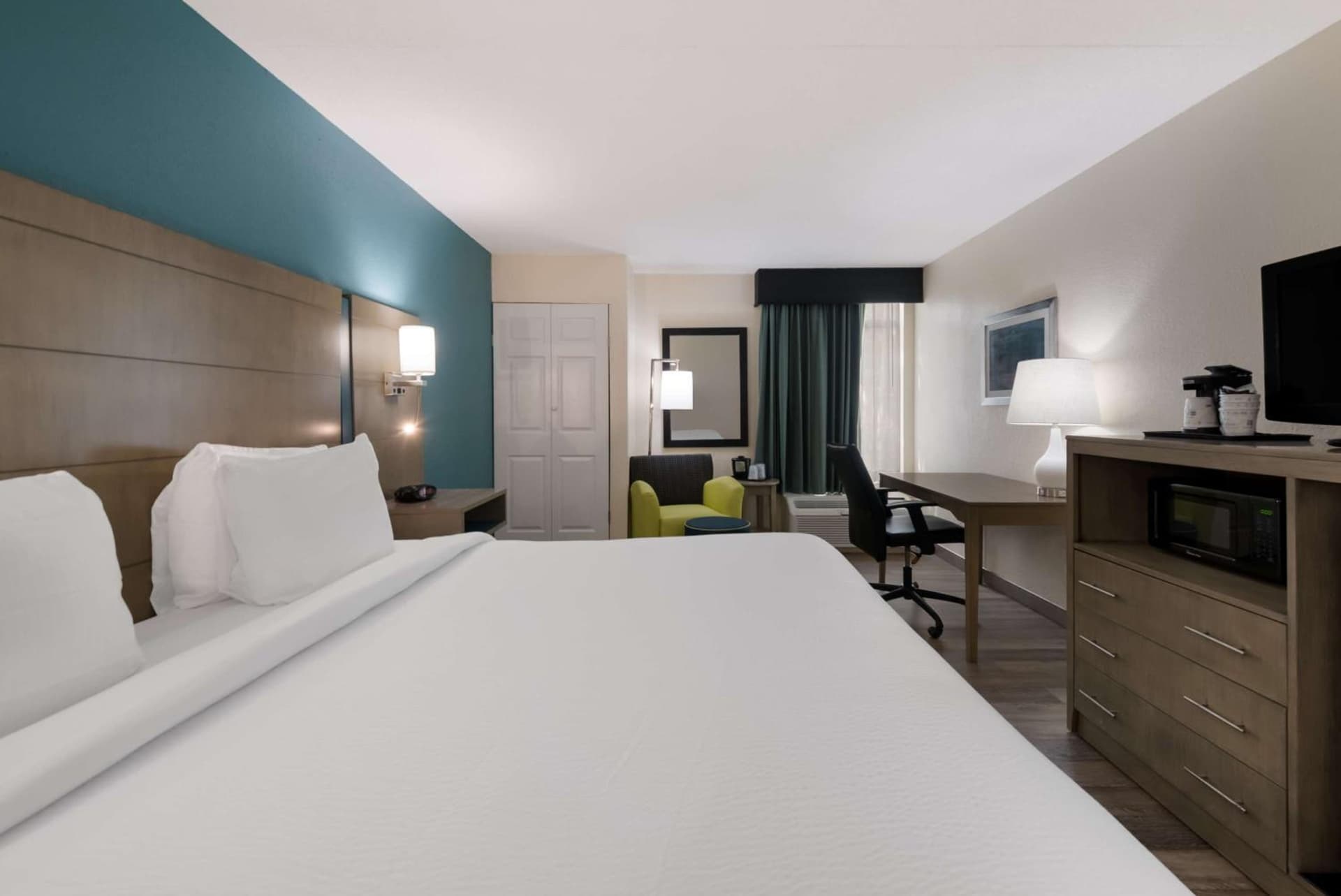 Best Western Hampton Coliseum Inn gallery photo in Hampton, VA — image 11