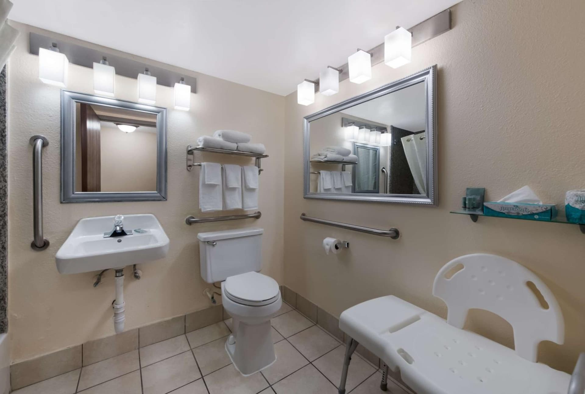 Best Western Hampton Coliseum Inn gallery photo in Hampton, VA — image 5