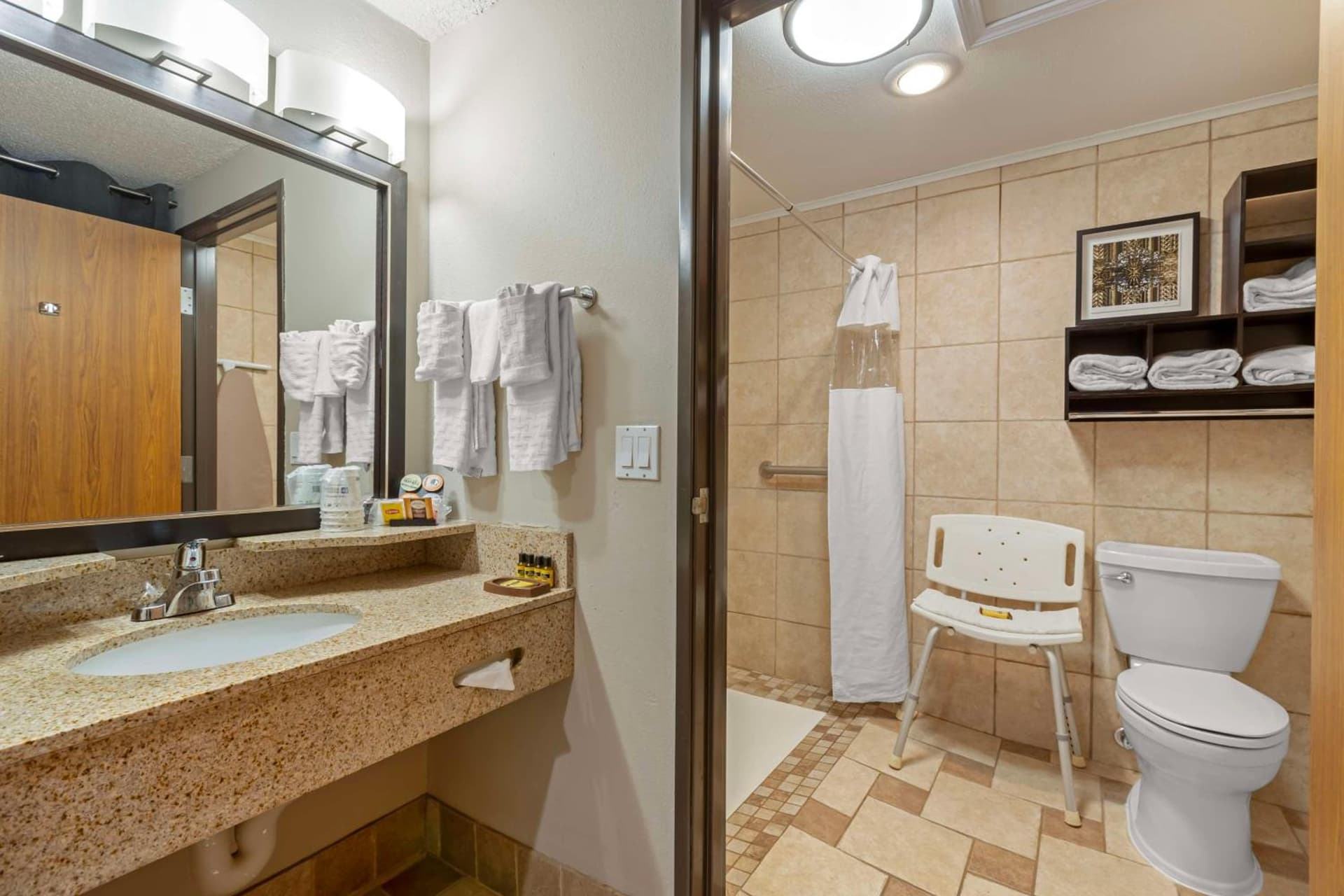 Best Western Plus Midwest Inn gallery photo in Omaha, NE — image 4