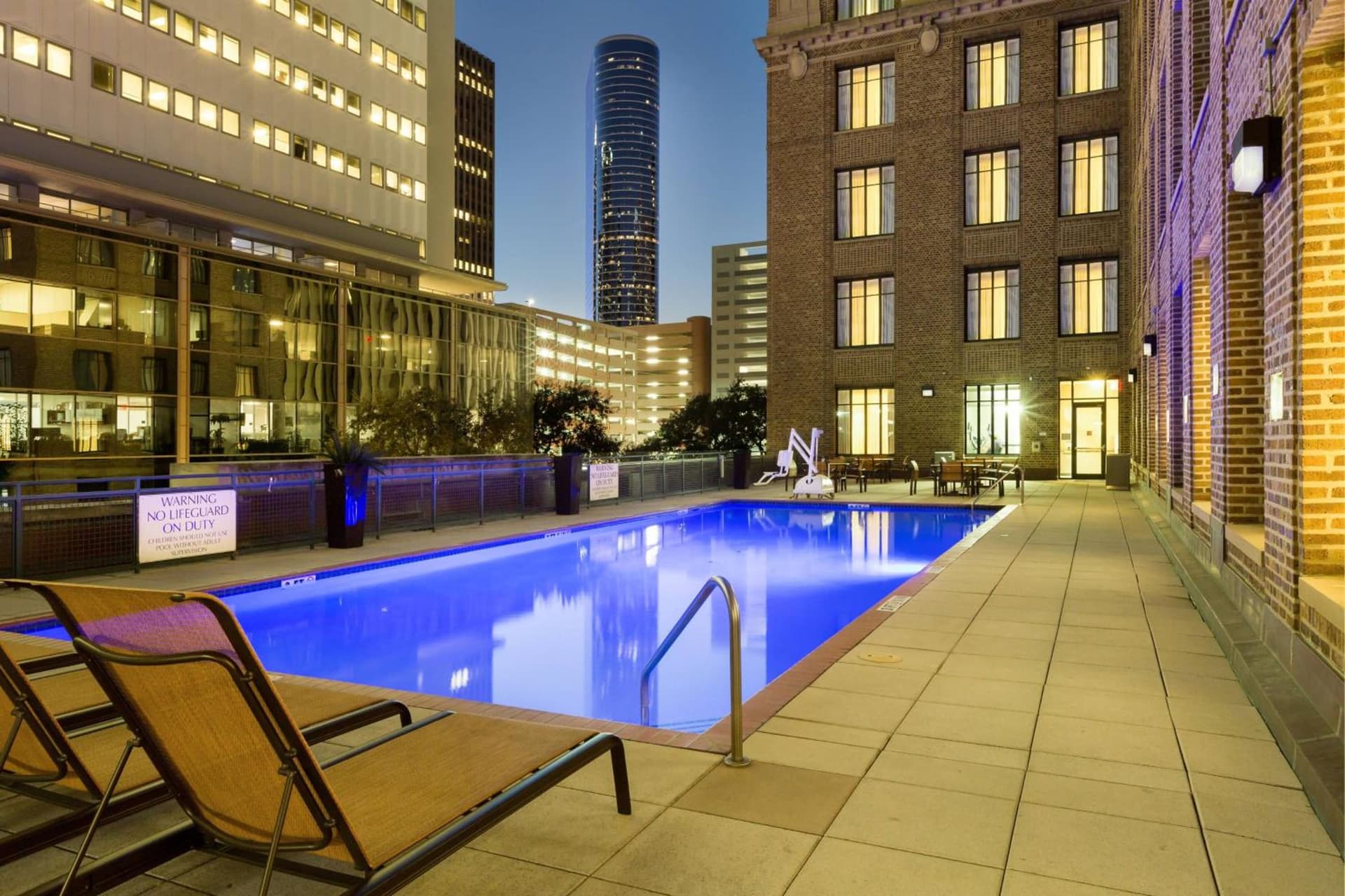 Residence Inn Houston Downtown/Convention Center interior in Houston, TX — gallery photo 2
