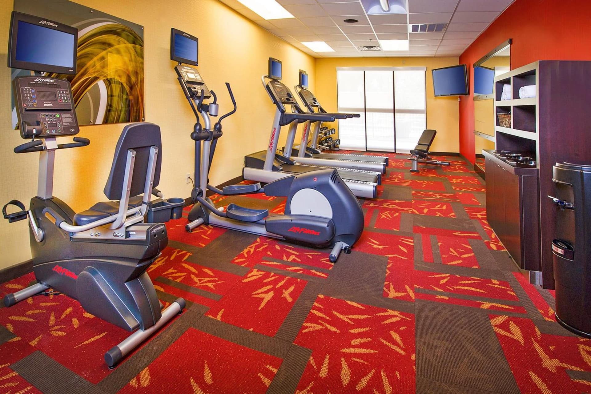 Courtyard by Marriott North Charleston Airport Coliseum gallery photo in Charleston, SC — image 5