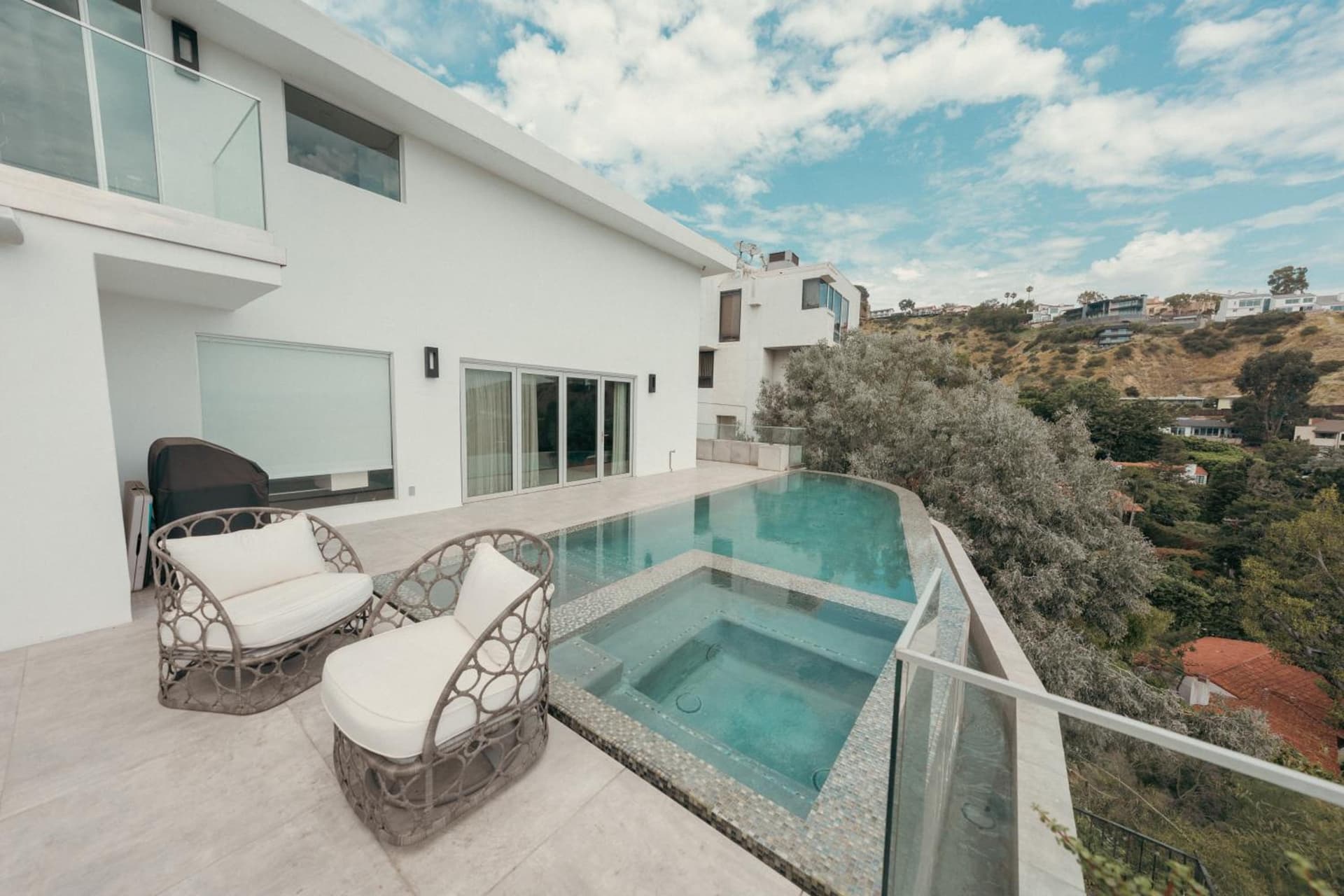 Exclusive Hillside Hideaway-Private Room featured exterior or lobby in Los Angeles, CA — similar hotel