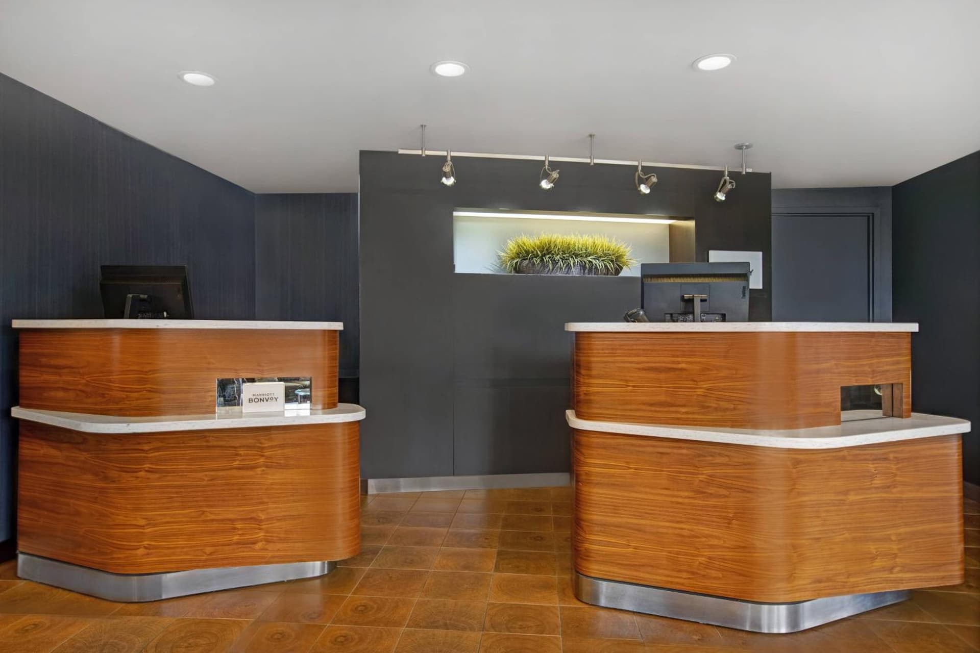 Courtyard Chicago Elmhurst/Oakbrook Area property views in Elmhurst, IL — gallery photo 3