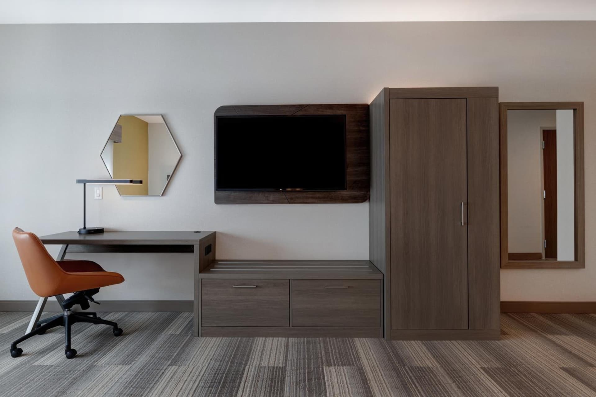 Holiday Inn Express & Suites - Glendale Downtown gallery photo in Glendale, CA — image 46