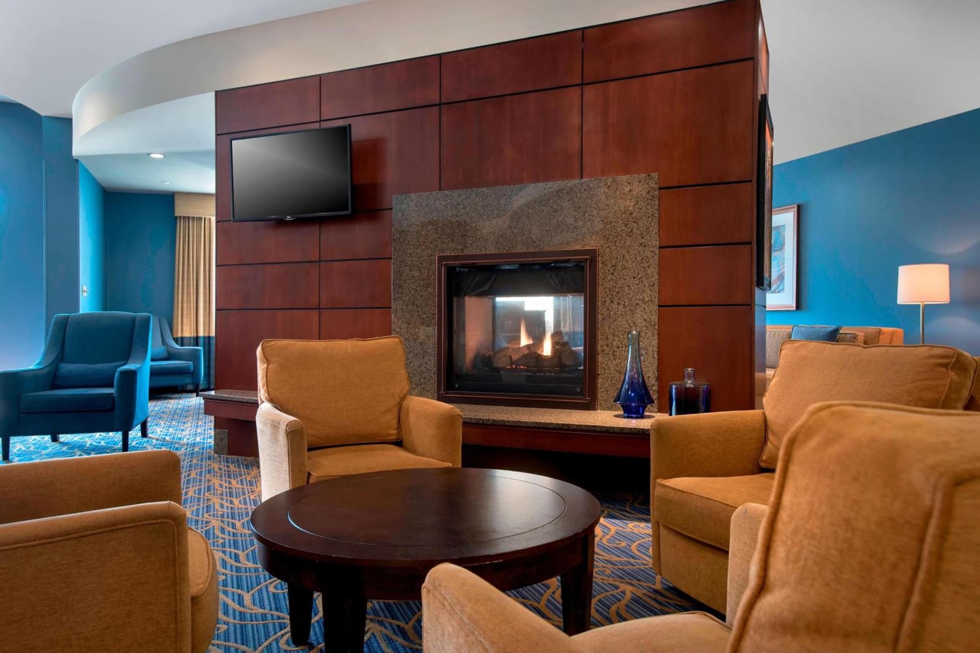 Courtyard by Marriott Saratoga Springs interior in Saratoga Springs, NY — gallery photo 2