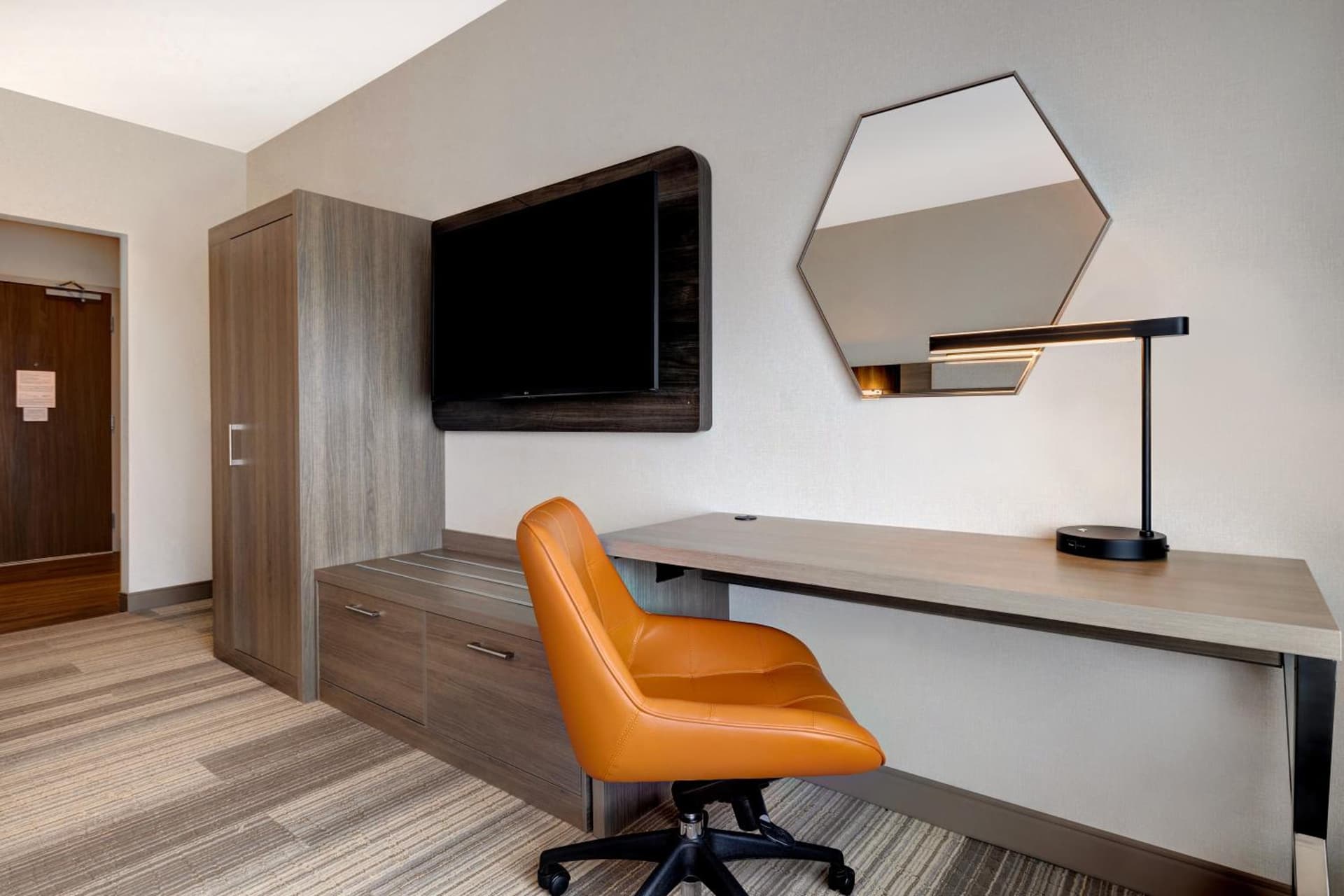Holiday Inn Express & Suites - Glendale Downtown gallery photo in Glendale, CA — image 88