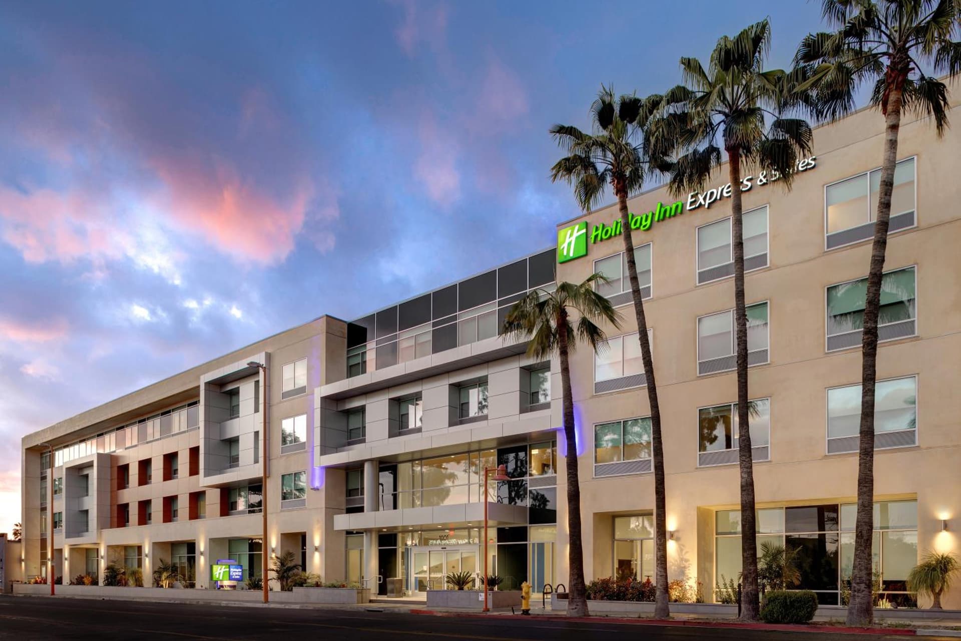 Holiday Inn Express & Suites - Glendale Downtown gallery photo in Glendale, CA — image 64