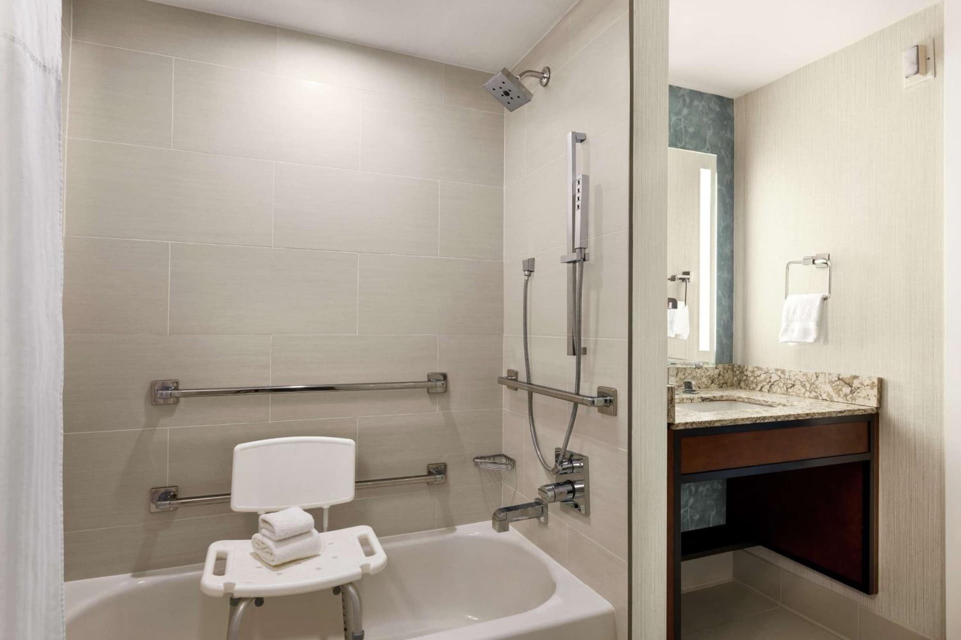 Hilton Garden Inn Carlsbad Beach gallery photo in Carlsbad, CA — image 14
