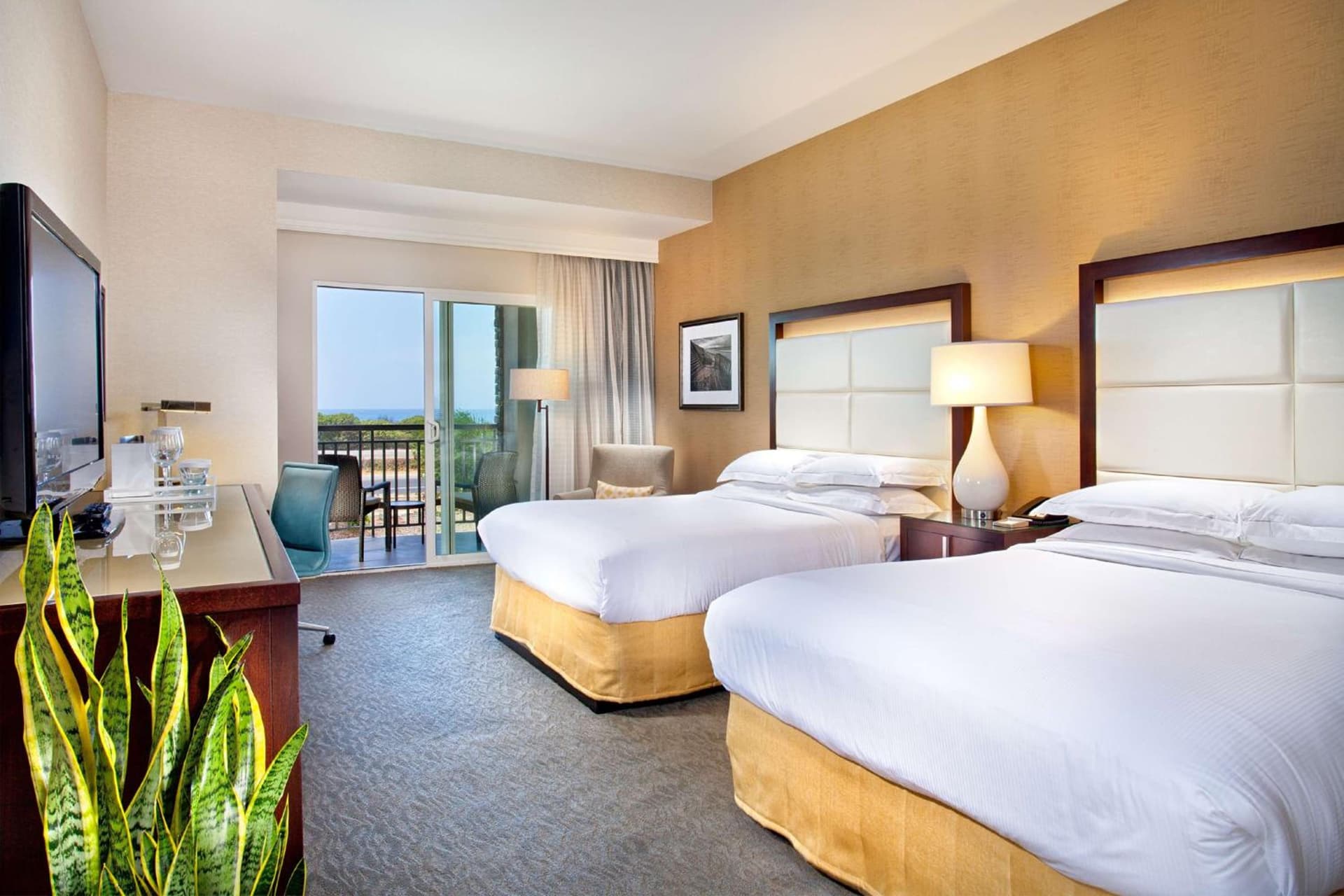 Cape Rey Carlsbad Beach, A Hilton Resort & Spa gallery photo in Carlsbad, CA — image 9