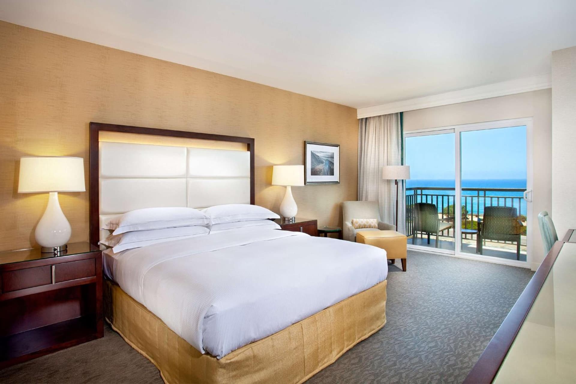 Cape Rey Carlsbad Beach, A Hilton Resort & Spa gallery photo in Carlsbad, CA — image 15