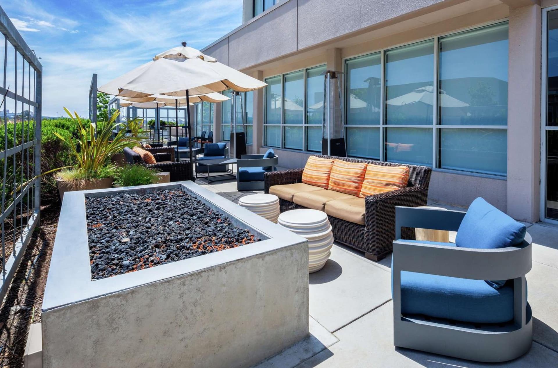 Hilton Garden Inn San Francisco/Oakland Bay Bridge property views in Emeryville, CA — gallery photo 3