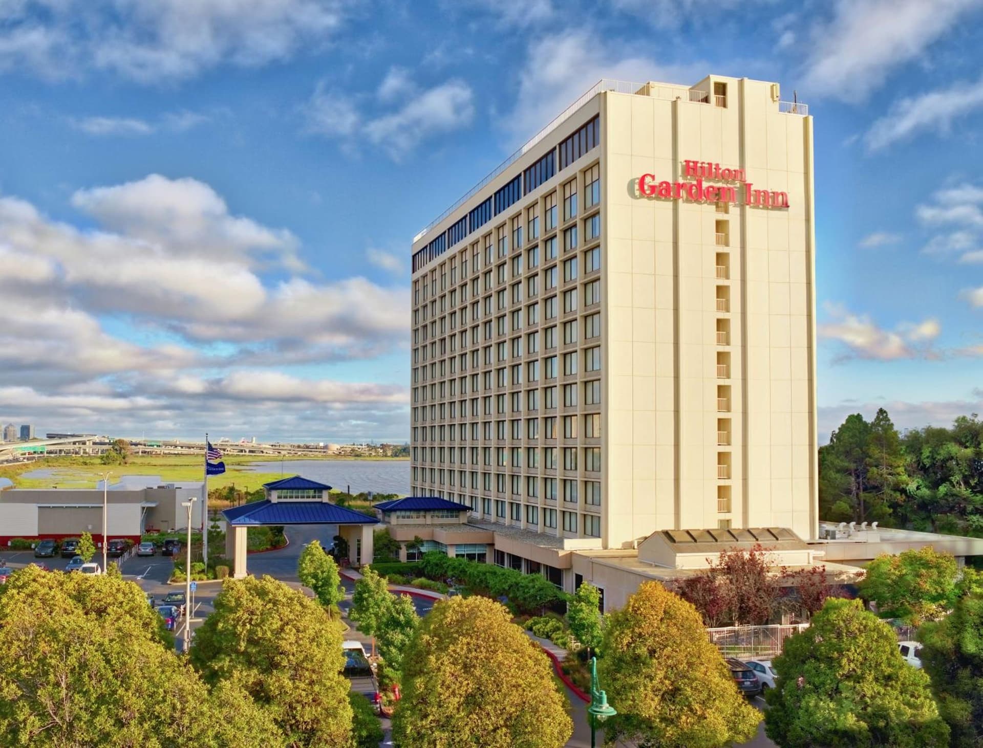 Hilton Garden Inn San Francisco/Oakland Bay Bridge interior in Emeryville, CA — gallery photo 2