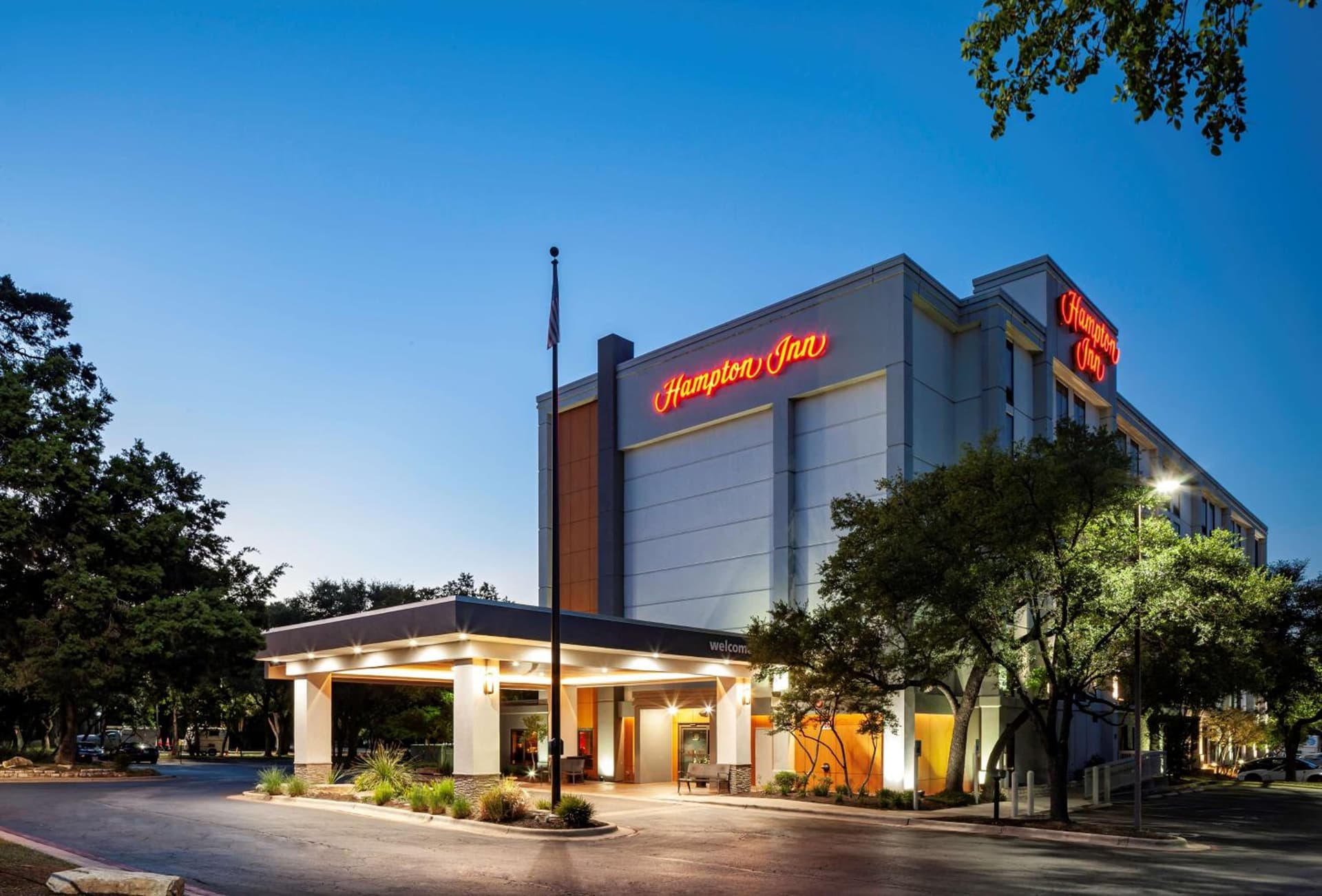 Hampton Inn Austin NW near The Domain interior in Austin, TX — gallery photo 2