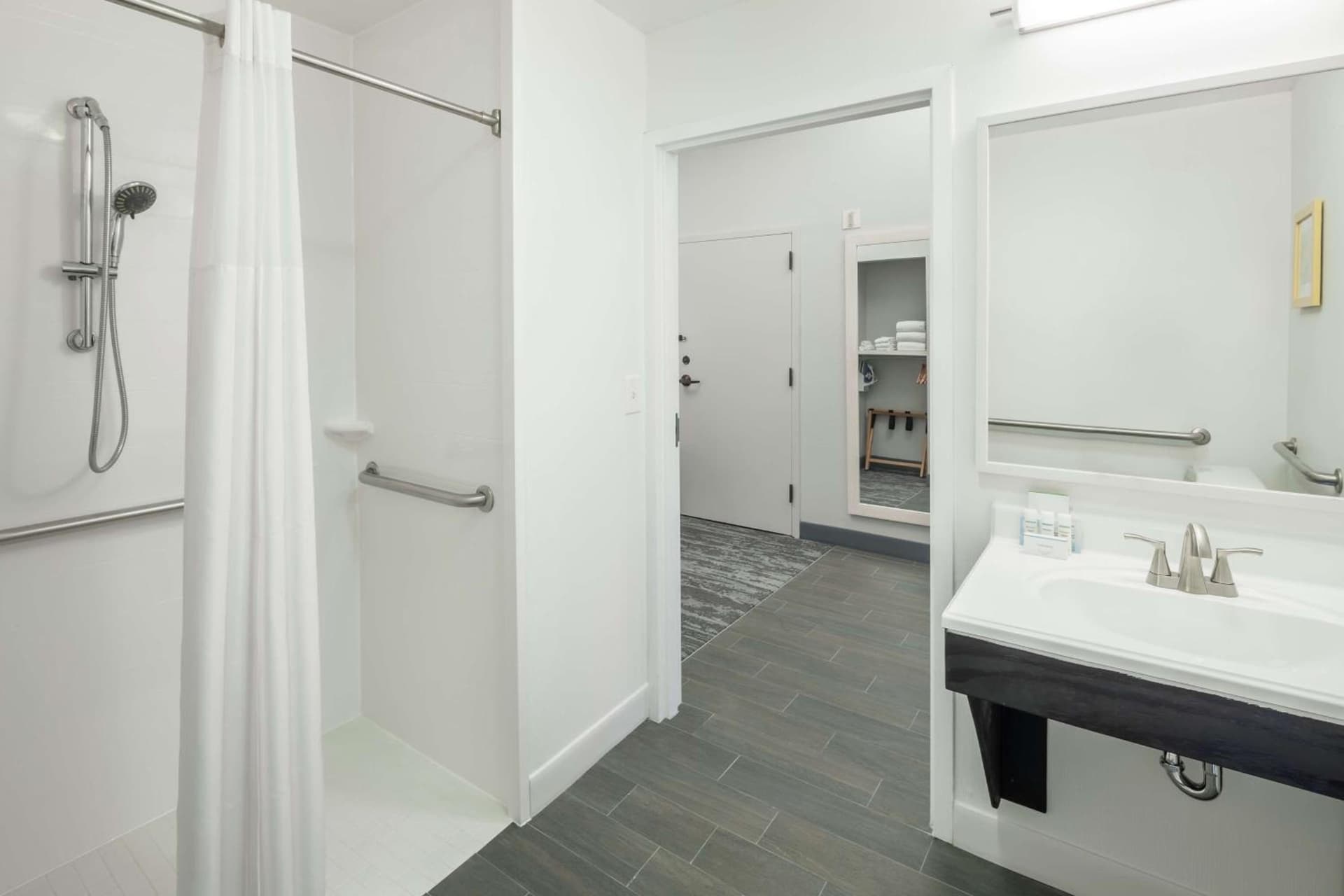 Hampton Inn Austin NW near The Domain gallery photo in Austin, TX — image 23