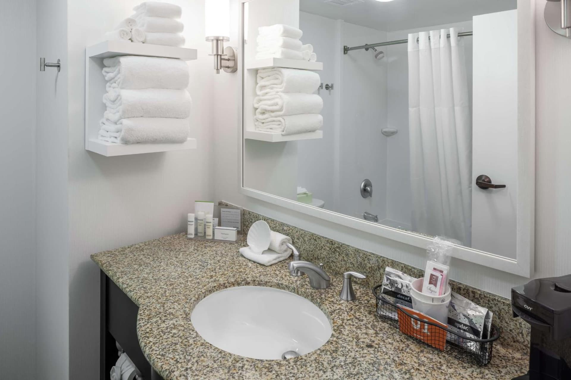 Hampton Inn Austin NW near The Domain gallery photo in Austin, TX — image 15
