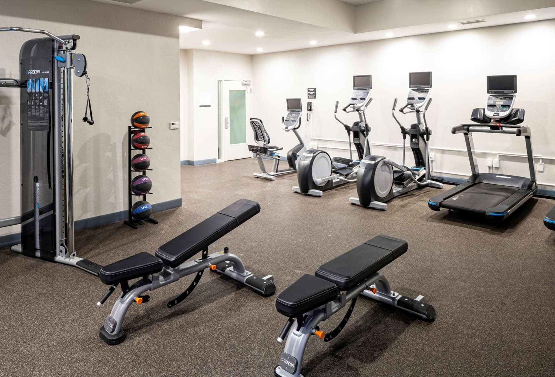 Hampton Inn Austin Round Rock property views in Round Rock, TX — gallery photo 3