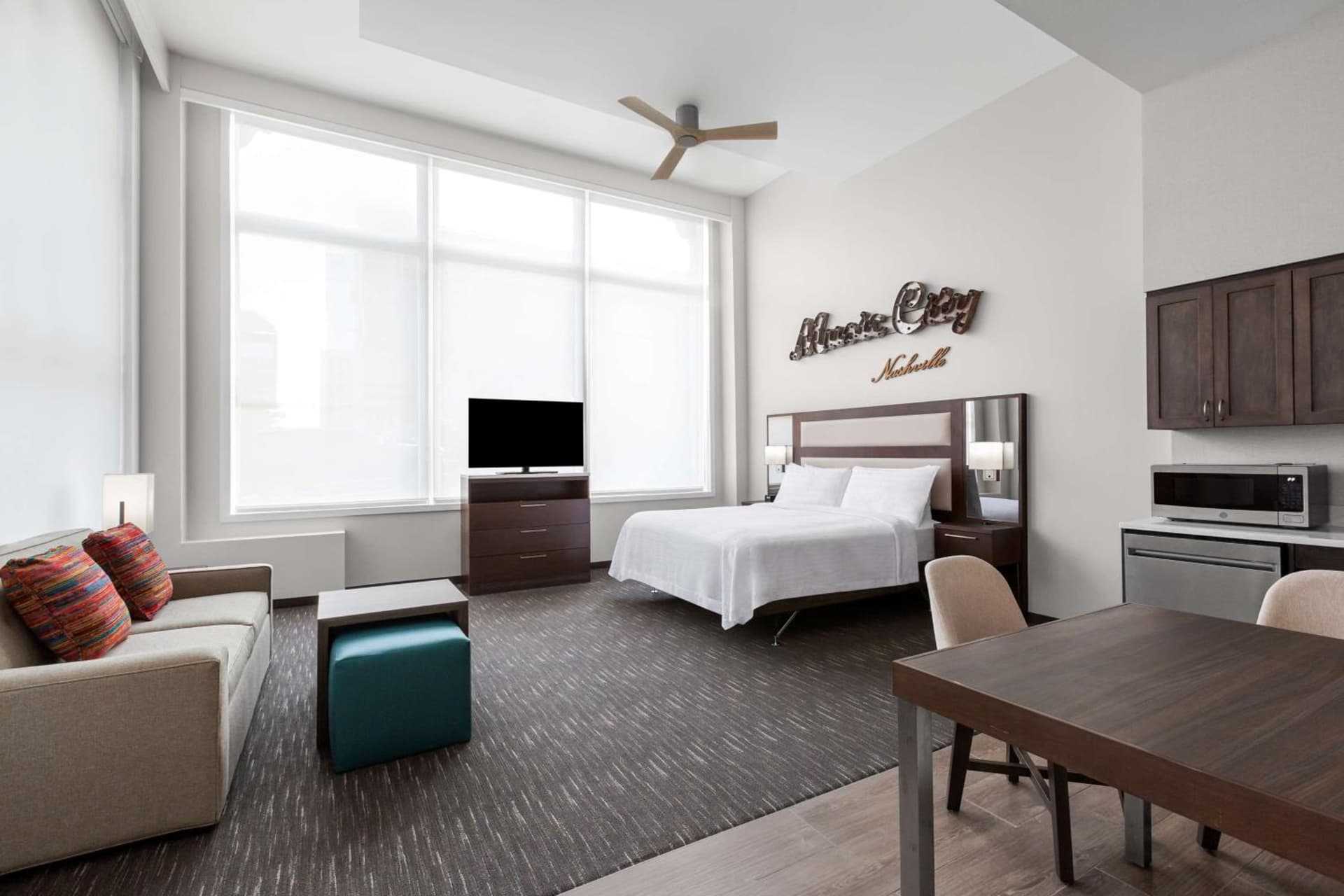 Homewood Suites by Hilton Nashville Downtown interior in Nashville, TN — gallery photo 2