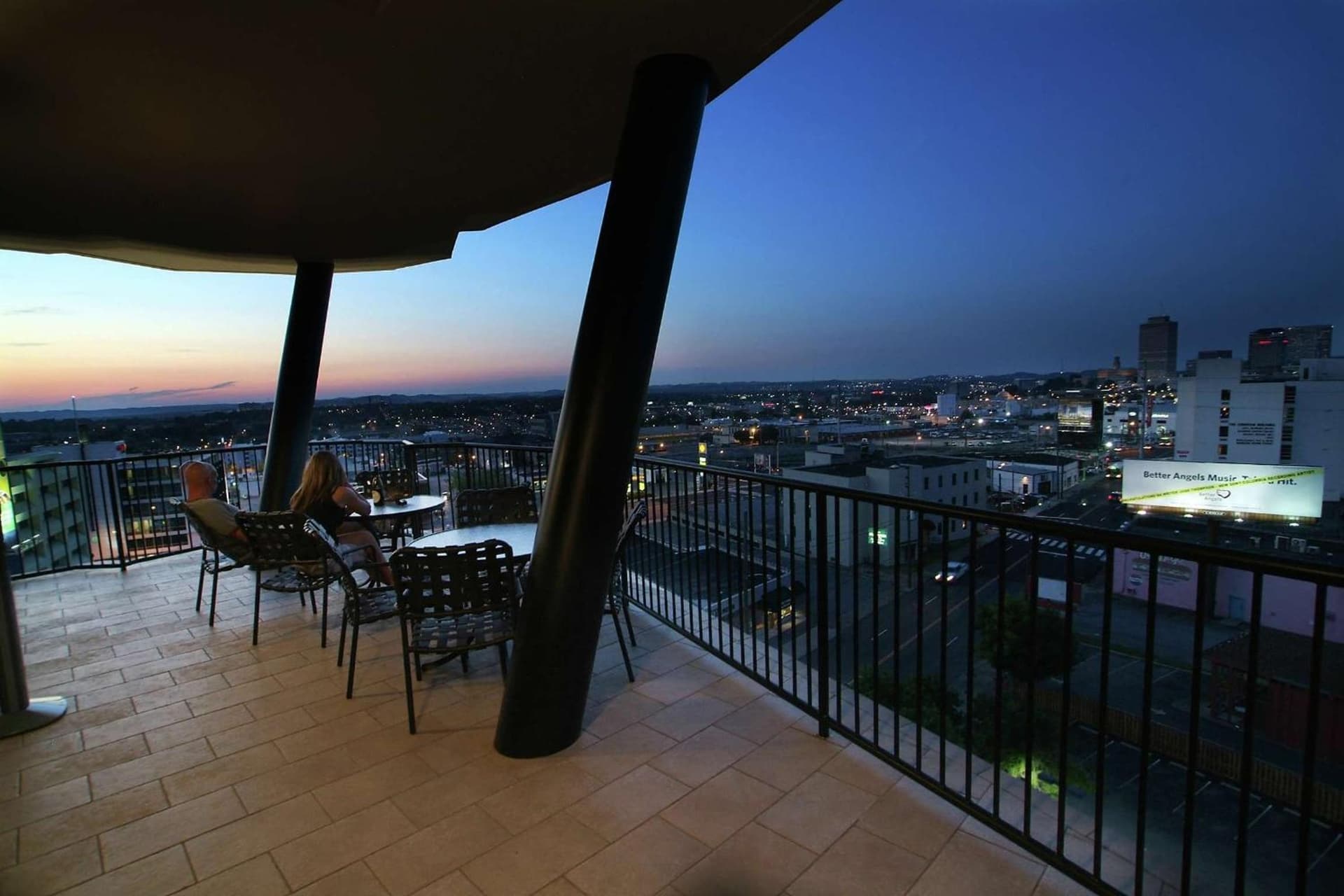Hilton Garden Inn Nashville Vanderbilt interior in Nashville, TN — gallery photo 2