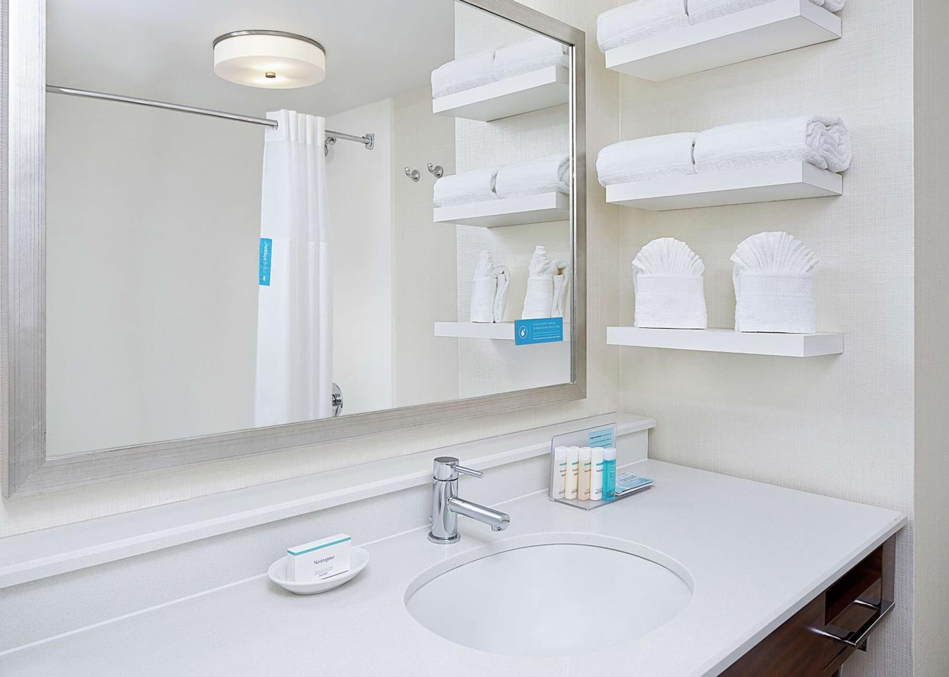 Hampton Inn Dallas Irving Las Colinas gallery photo in Irving, TX — image 11