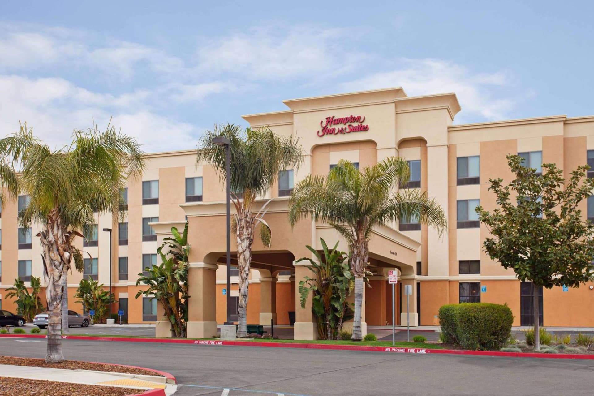 Hampton Inn & Suites Clovis Airport North property views in Clovis, CA — gallery photo 3