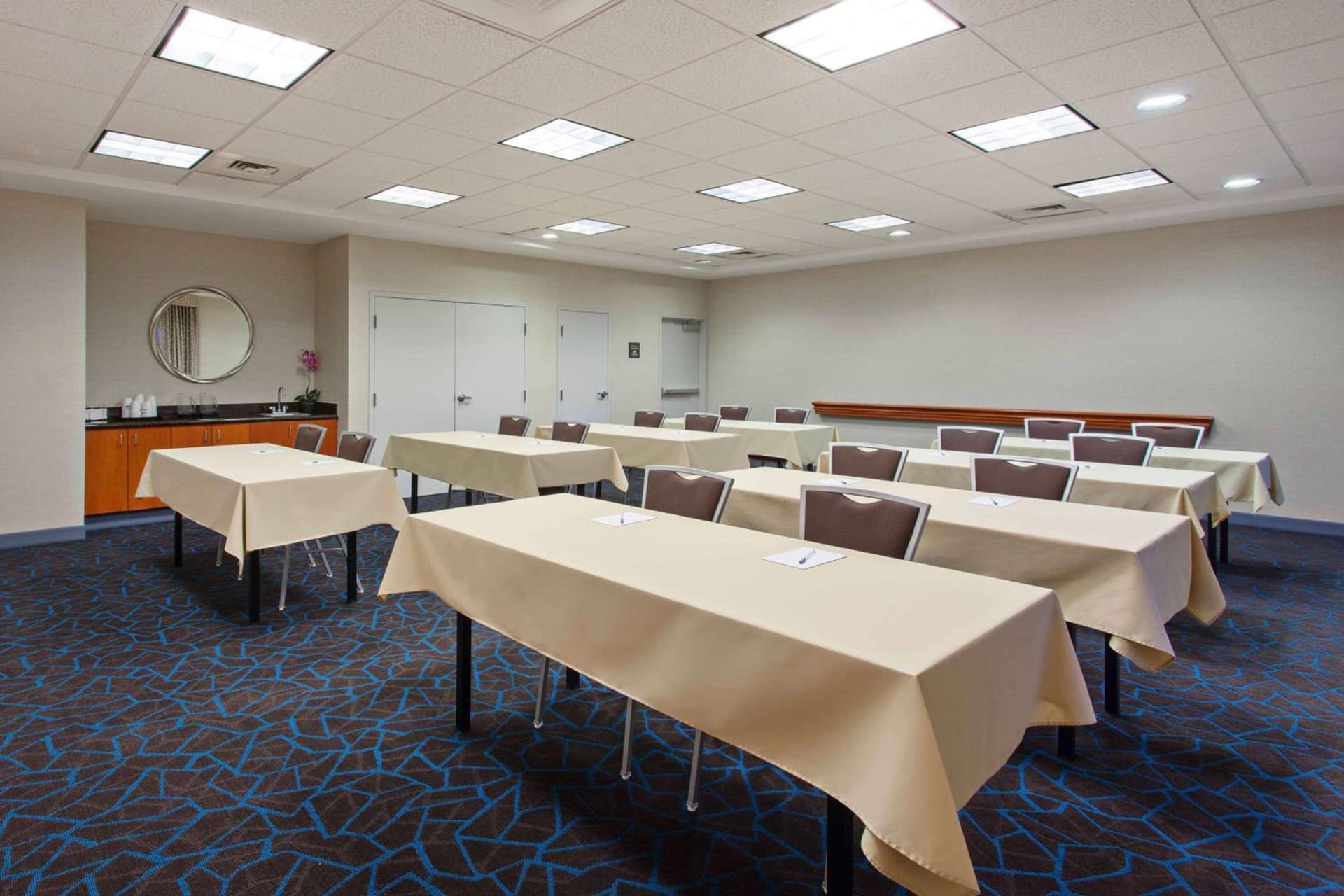 Hampton Inn & Suites Clovis Airport North gallery photo in Clovis, CA — image 7