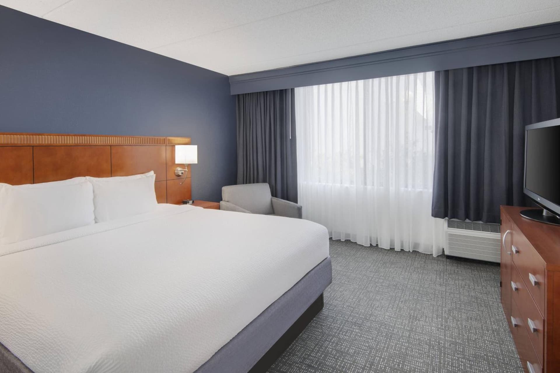 Courtyard by Marriott Augusta interior in Augusta, GA — gallery photo 2