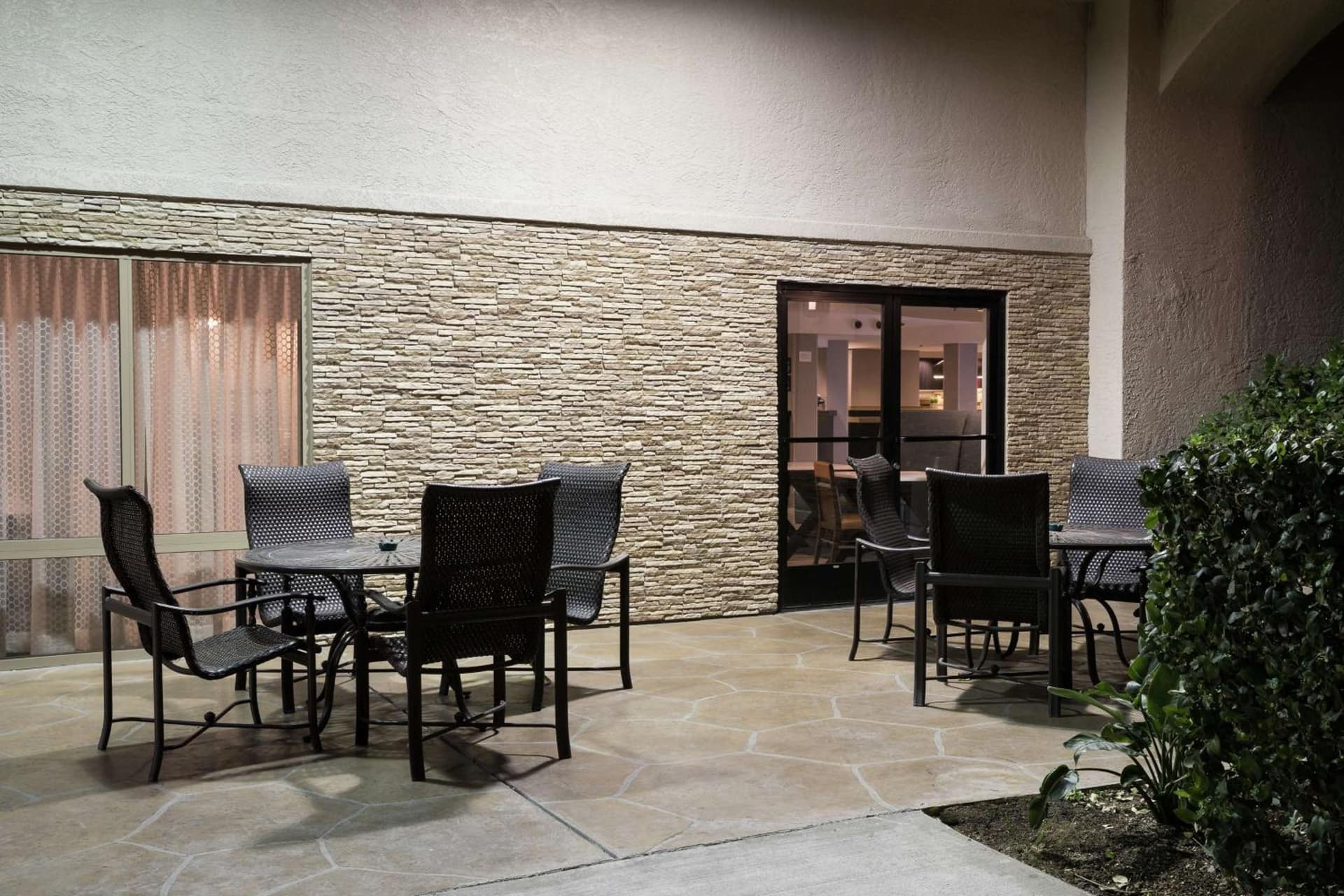 Hampton Inn Los Angeles Santa Clarita gallery photo in Santa Clarita, CA — image 10