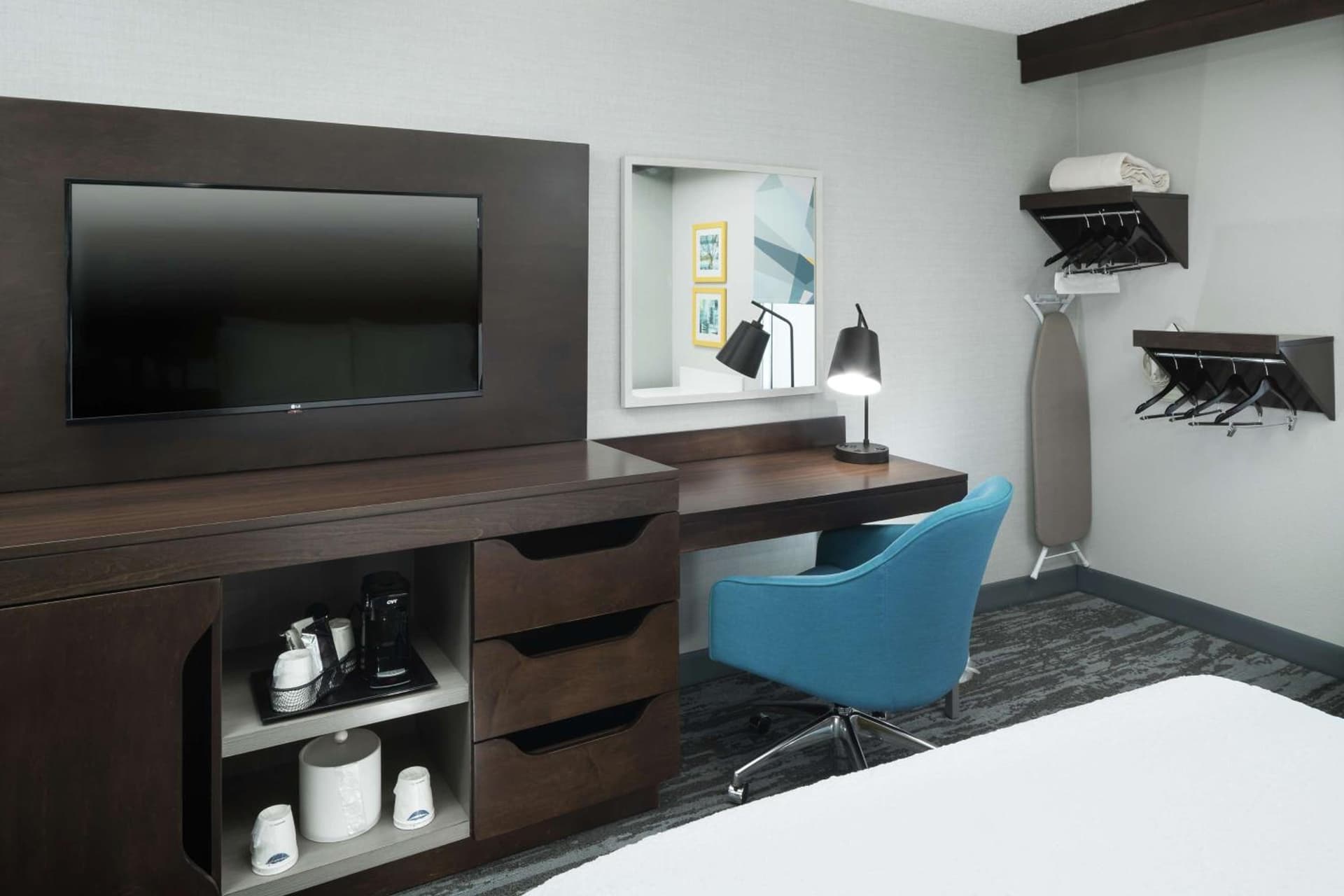 Hampton Inn Los Angeles Santa Clarita gallery photo in Santa Clarita, CA — image 21
