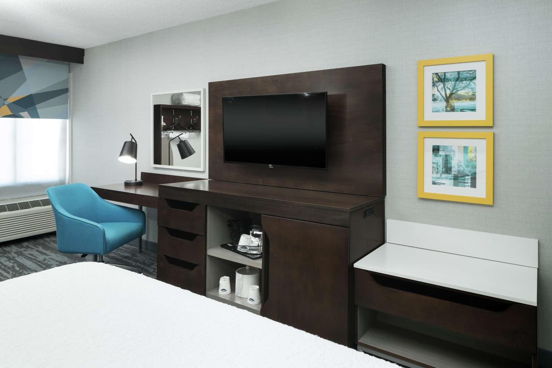 Hampton Inn Los Angeles Santa Clarita gallery photo in Santa Clarita, CA — image 24