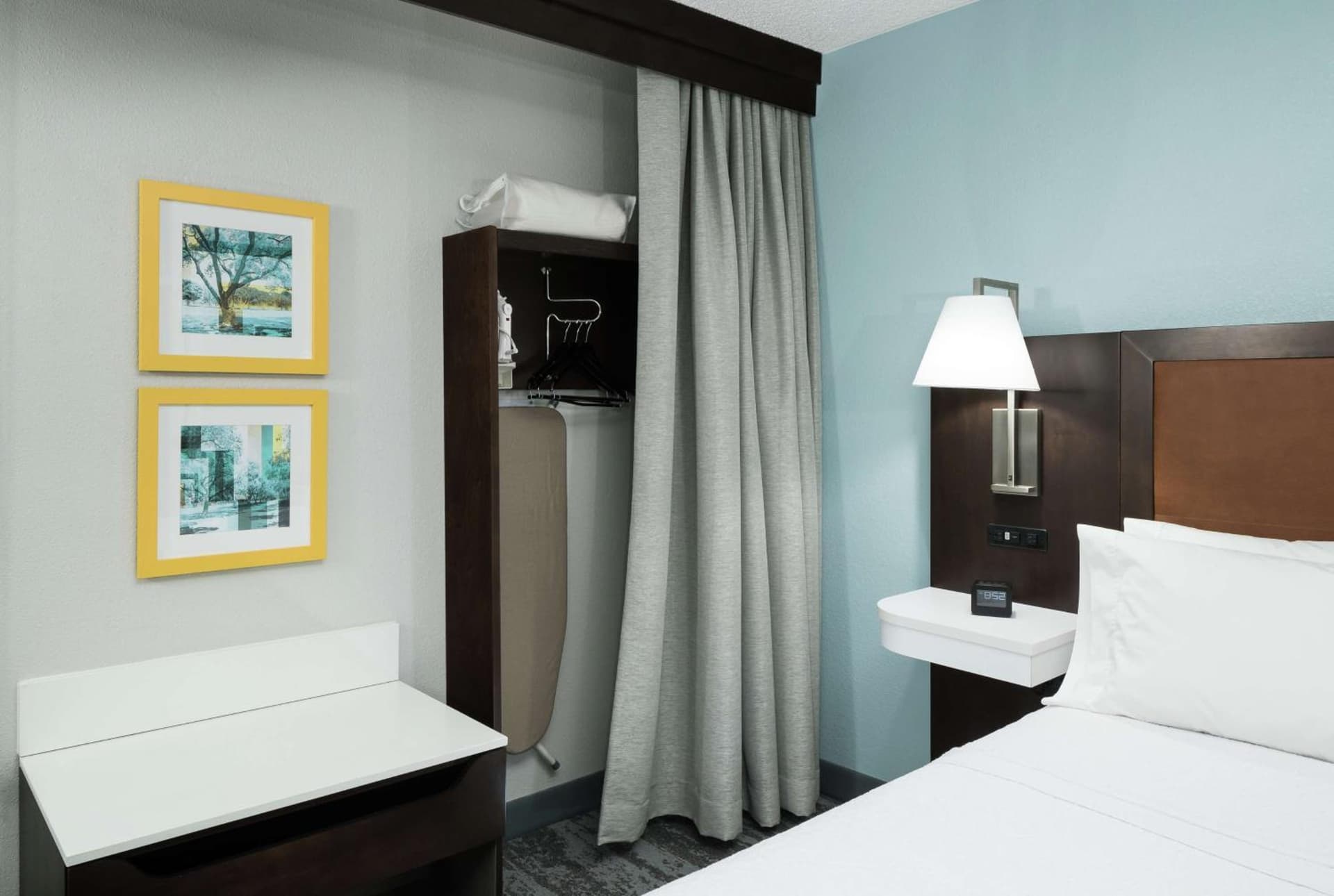 Hampton Inn Los Angeles Santa Clarita gallery photo in Santa Clarita, CA — image 27