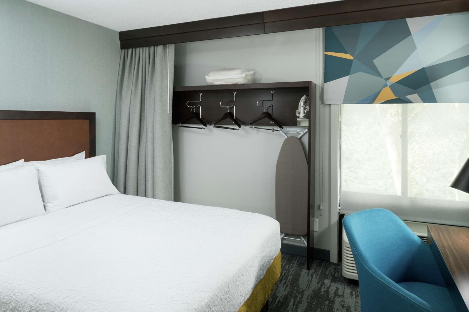 Hampton Inn Los Angeles Santa Clarita gallery photo in Santa Clarita, CA — image 11