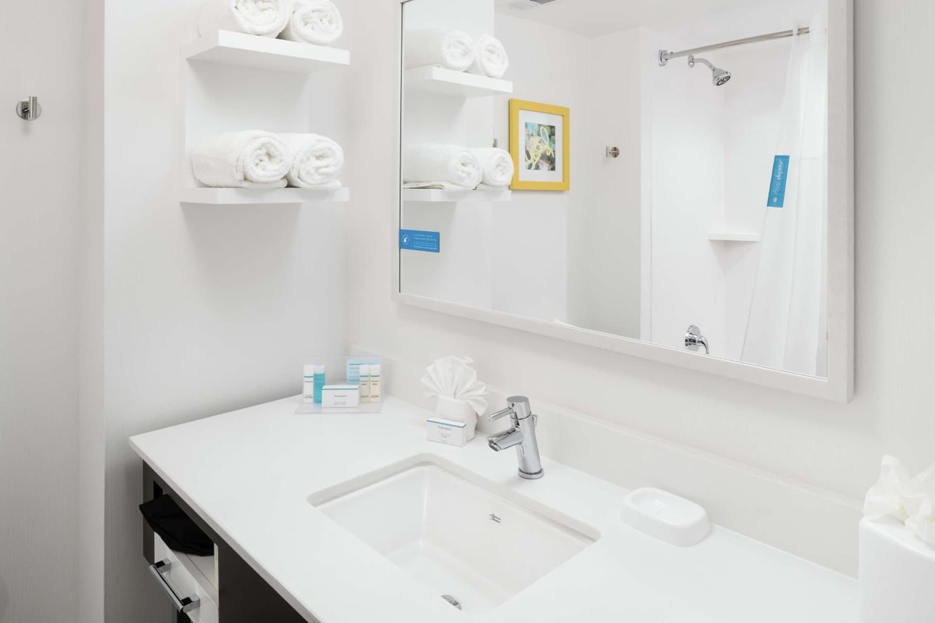 Hampton Inn Los Angeles Santa Clarita gallery photo in Santa Clarita, CA — image 13