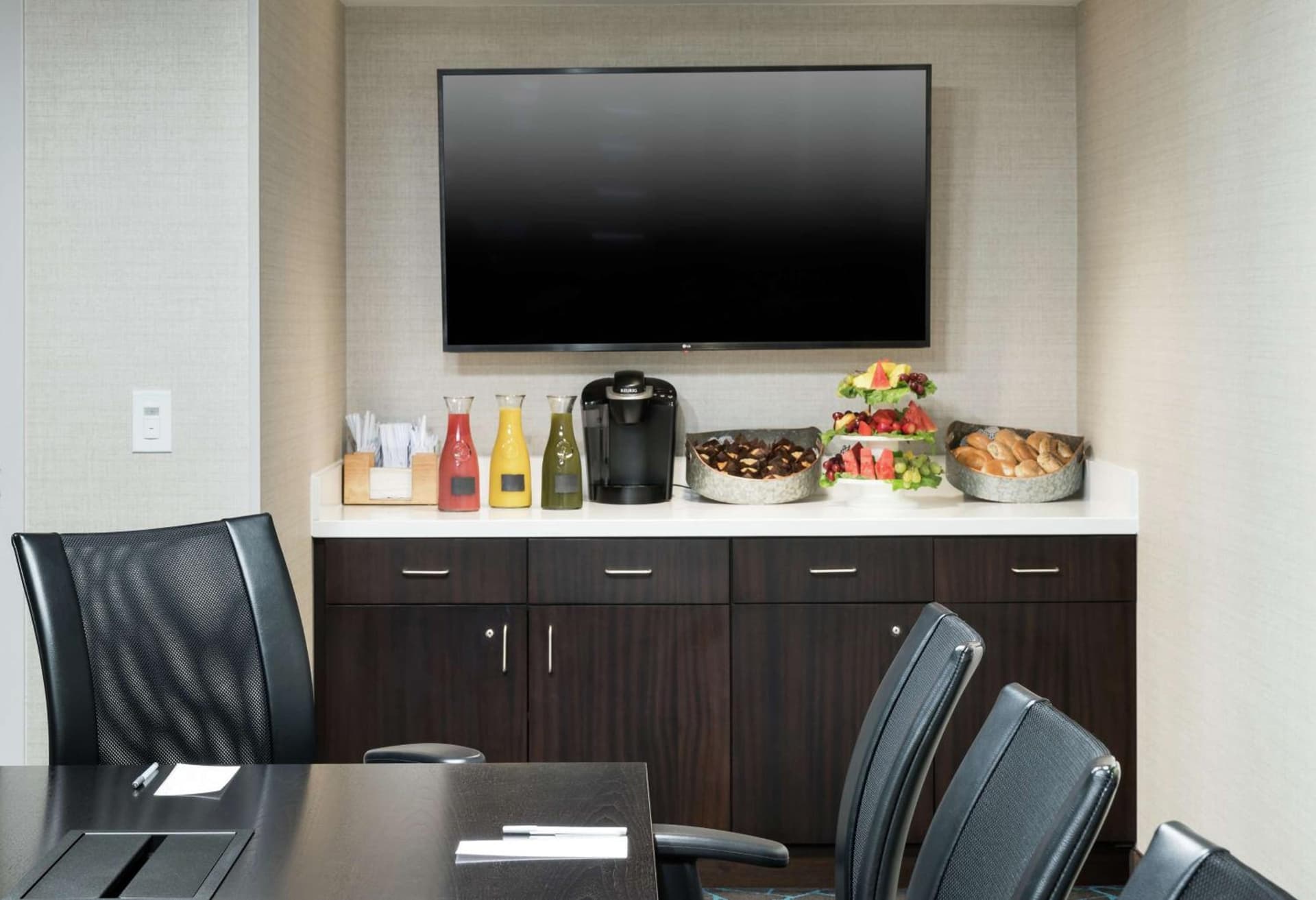 Hampton Inn Los Angeles Santa Clarita gallery photo in Santa Clarita, CA — image 18