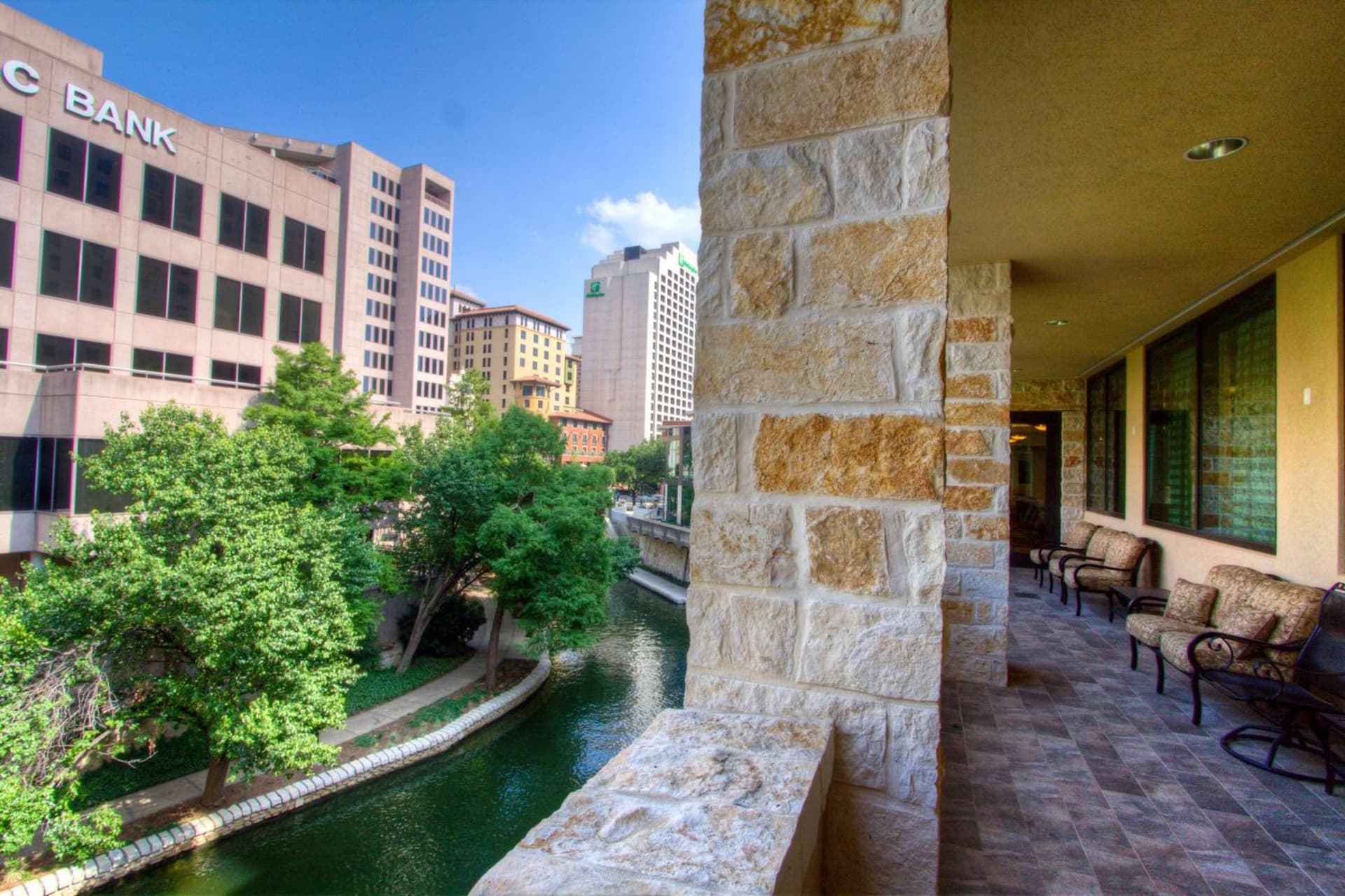 Embassy Suites San Antonio Riverwalk-Downtown gallery photo in San Antonio, TX — image 14