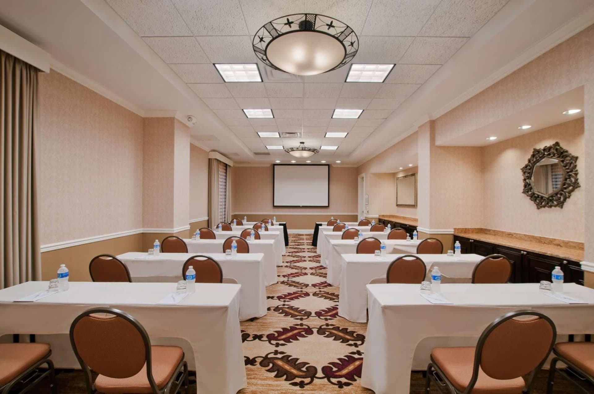 Embassy Suites San Antonio Riverwalk-Downtown gallery photo in San Antonio, TX — image 5