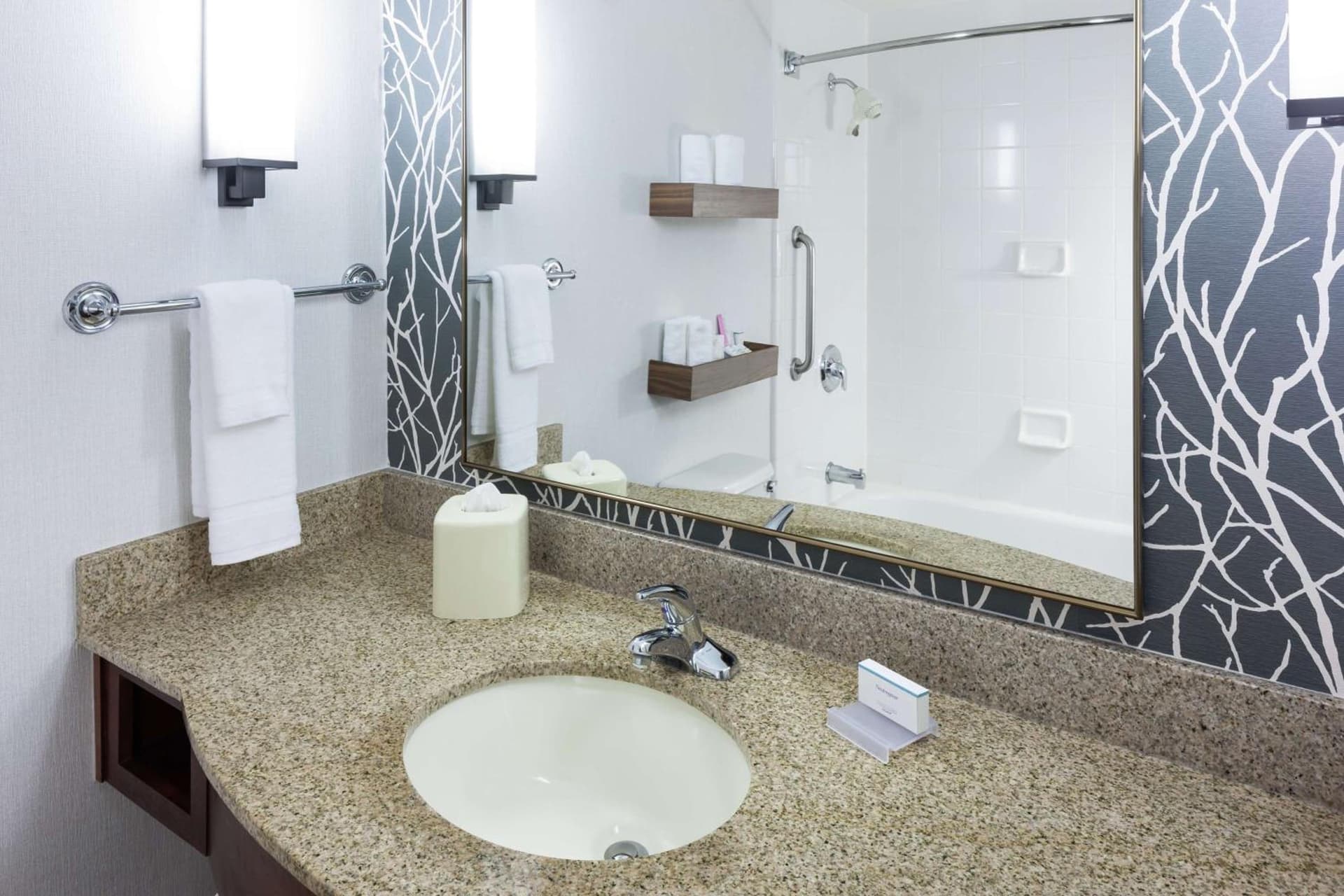 Hilton Garden Inn Sacramento/South Natomas gallery photo in Sacramento, CA — image 4