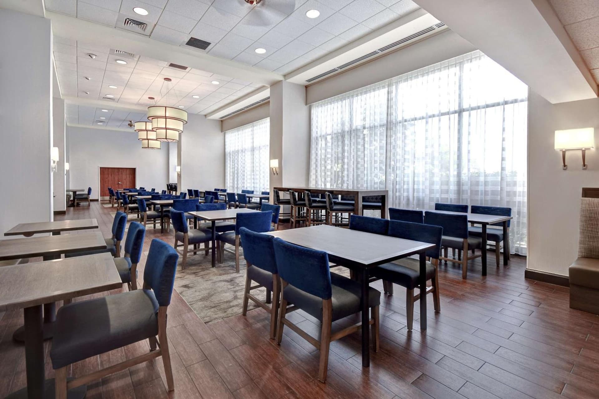 Hampton Inn & Suites Alexandria Old Town Area South gallery photo in Alexandria, VA — image 33