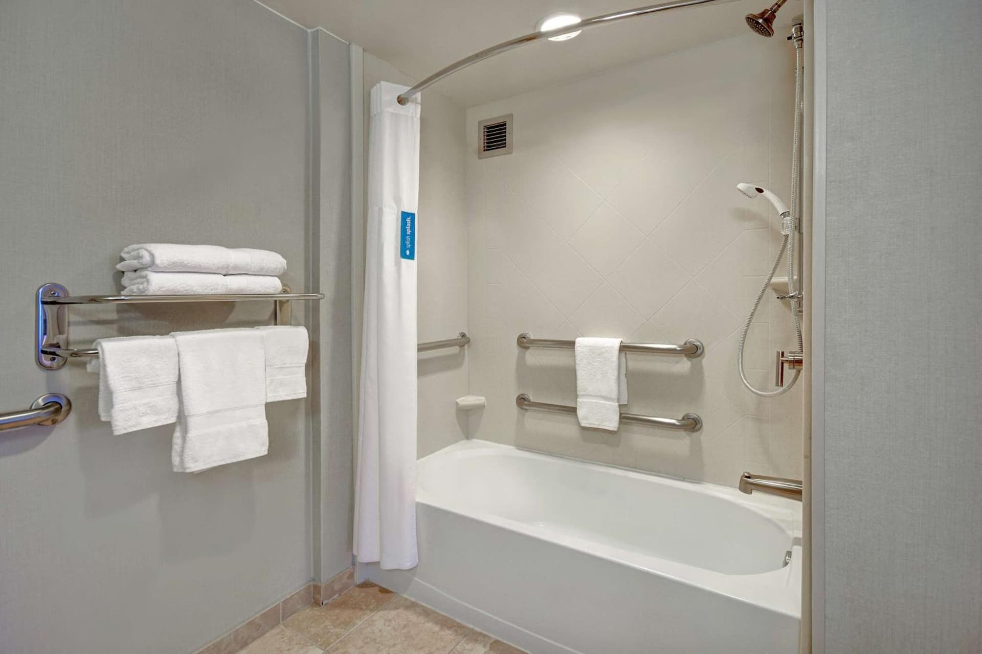 Hampton Inn & Suites Alexandria Old Town Area South gallery photo in Alexandria, VA — image 4