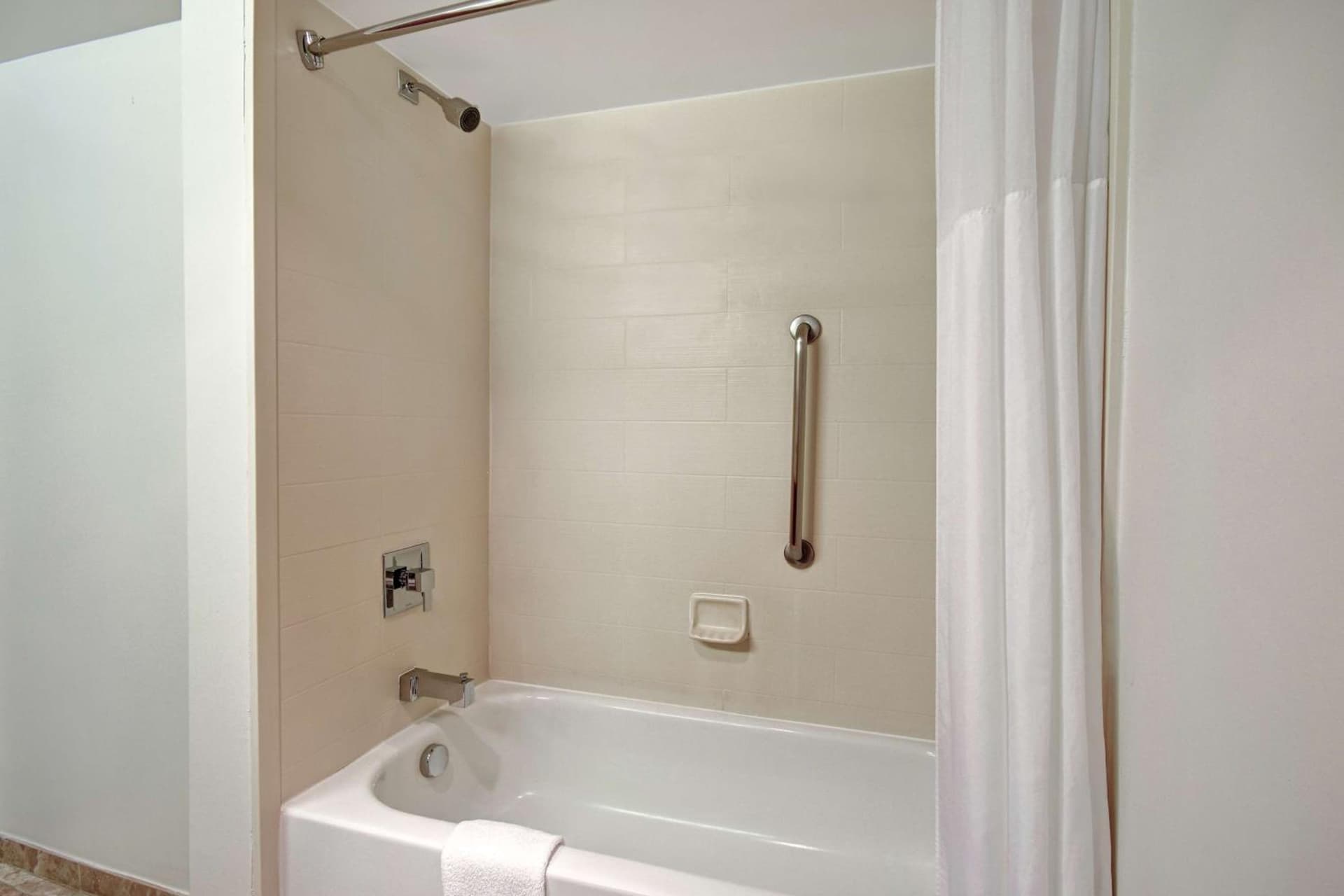 Hampton Inn & Suites Alexandria Old Town Area South gallery photo in Alexandria, VA — image 49