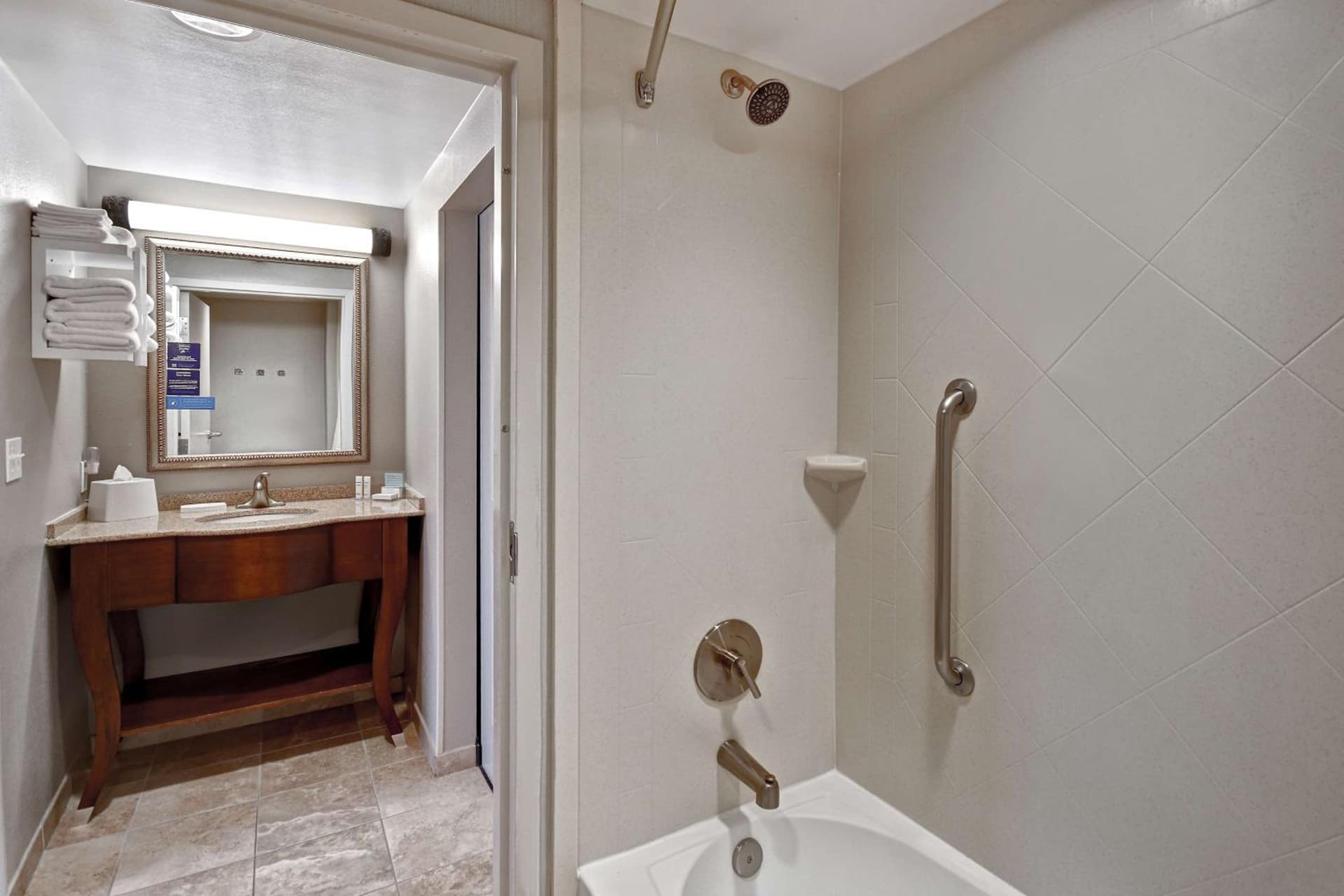 Hampton Inn & Suites Alexandria Old Town Area South gallery photo in Alexandria, VA — image 53