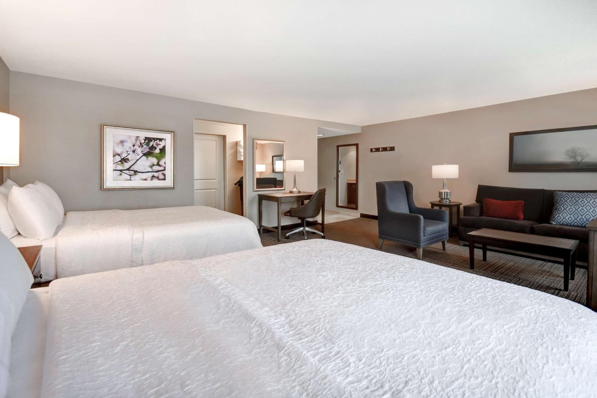 Hampton Inn & Suites Alexandria Old Town Area South gallery photo in Alexandria, VA — image 12