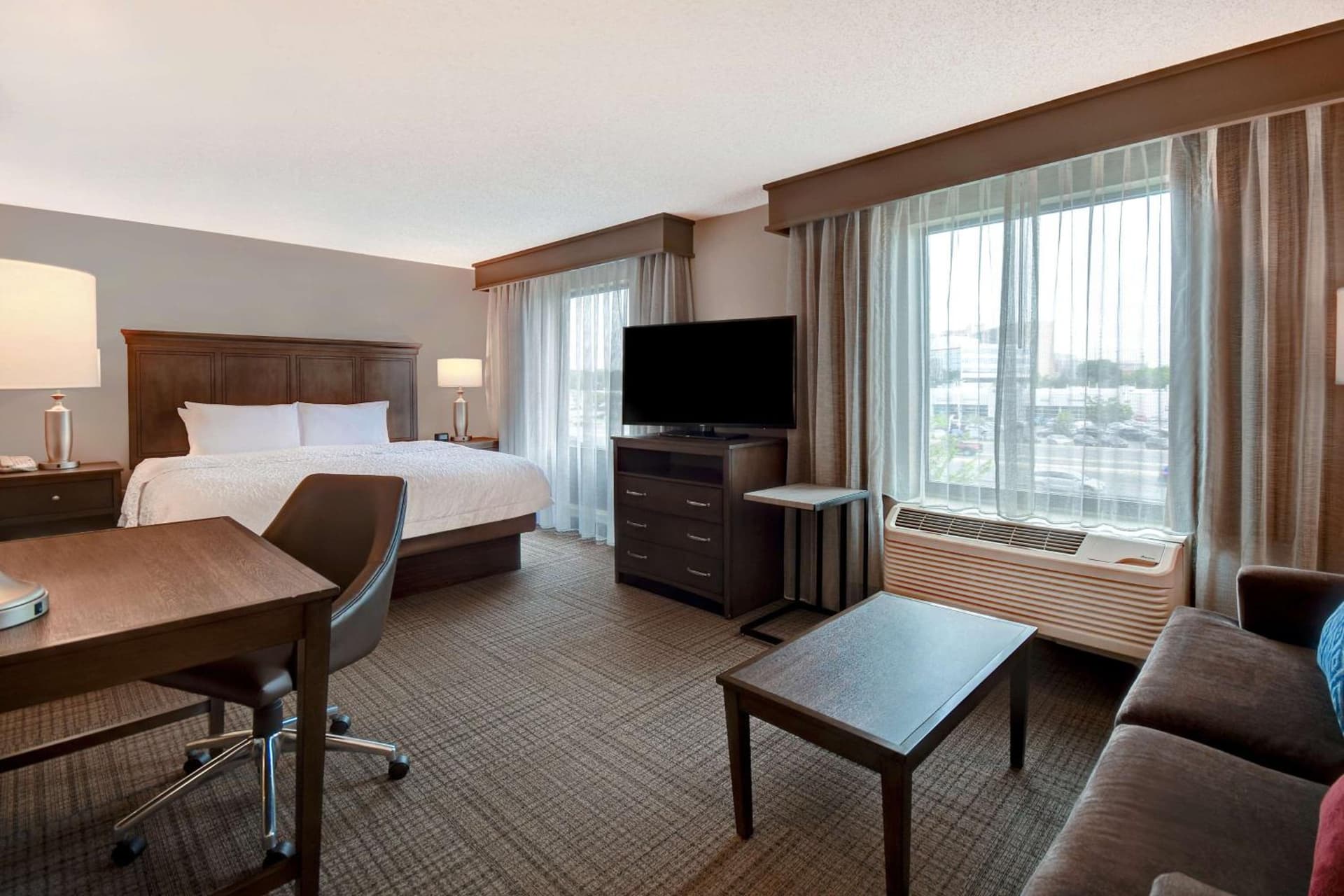 Hampton Inn & Suites Alexandria Old Town Area South gallery photo in Alexandria, VA — image 11