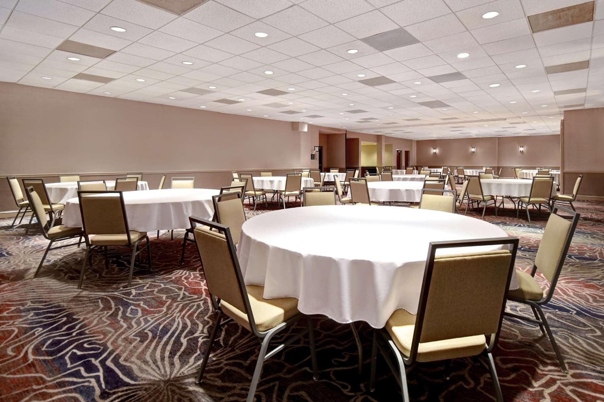 Hampton Inn & Suites Alexandria Old Town Area South gallery photo in Alexandria, VA — image 21